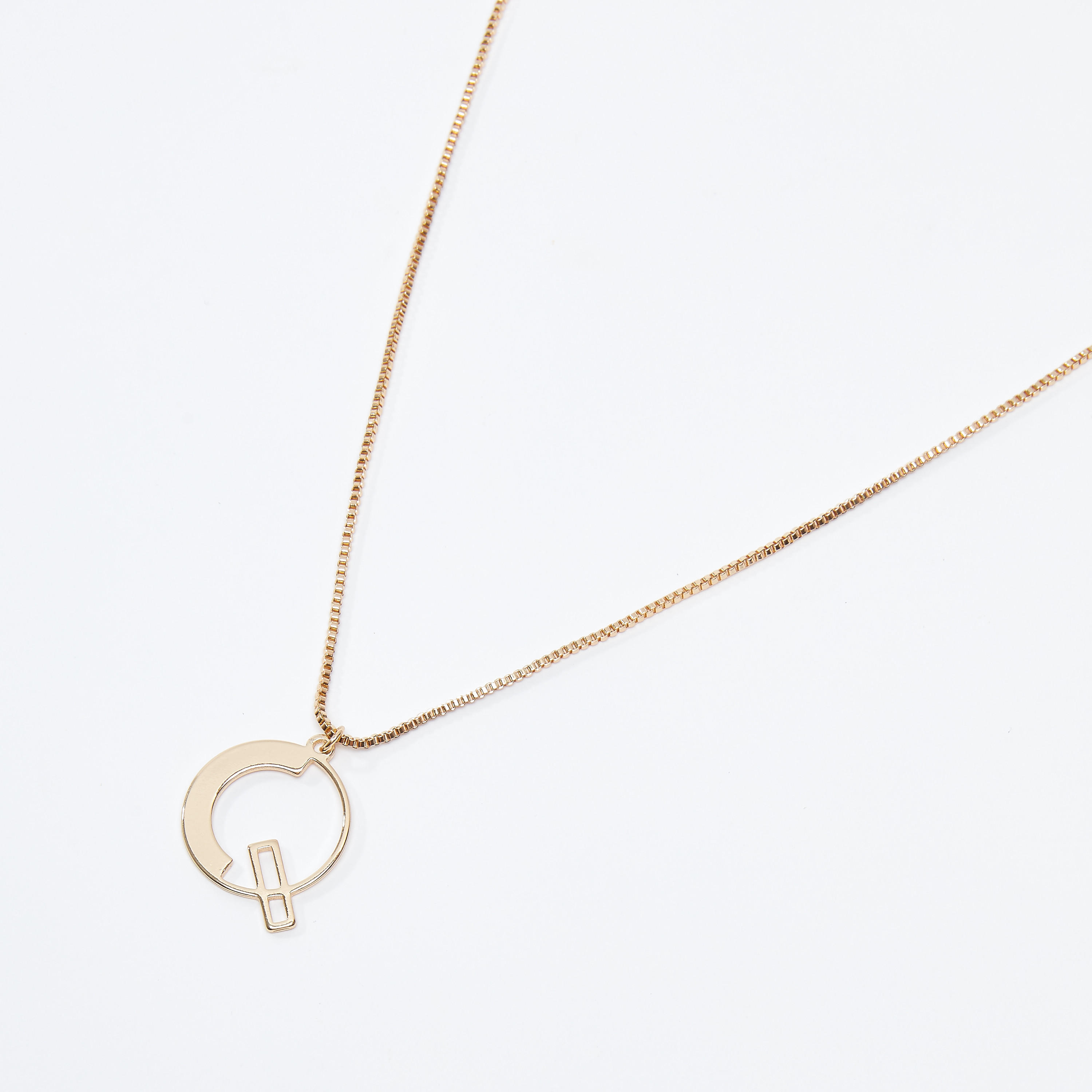 قلادة بدلّاية Q ميتاليك ومشبك إغلاق-women-watchesandjewellery-jewellery-necklacesandpendants-image-1