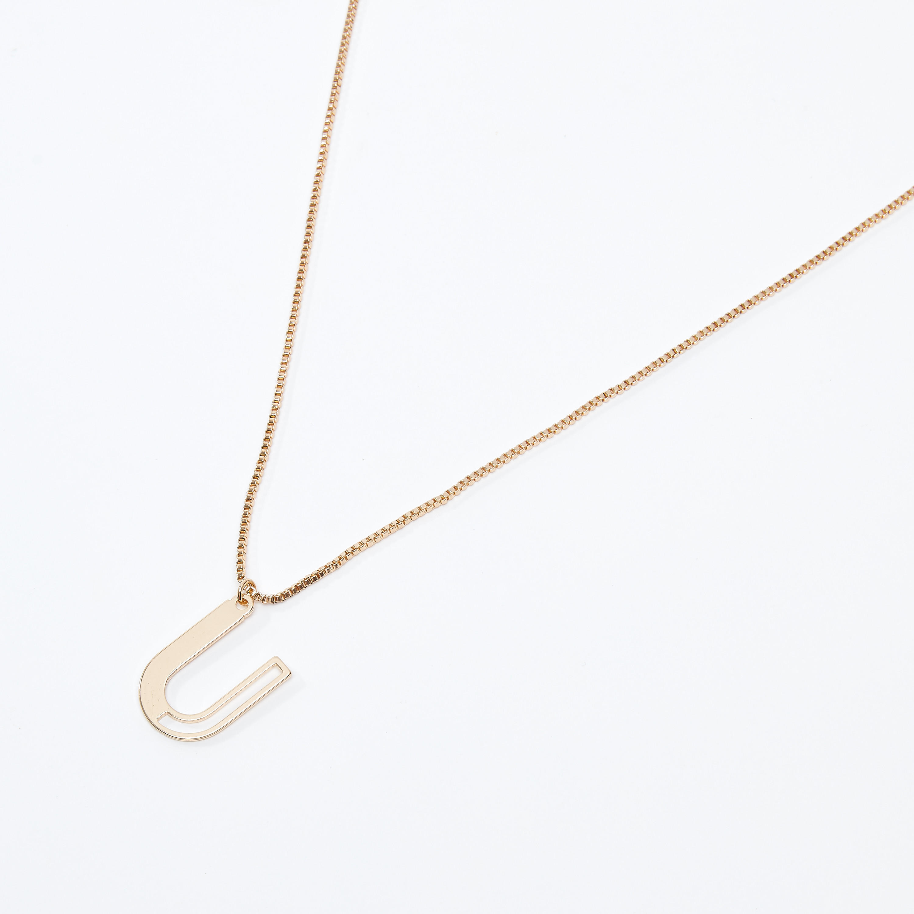 عقد بدلّاية حرف U ميتاليك ومشبك إغلاق-women-watchesandjewellery-jewellery-necklacesandpendants-image-1