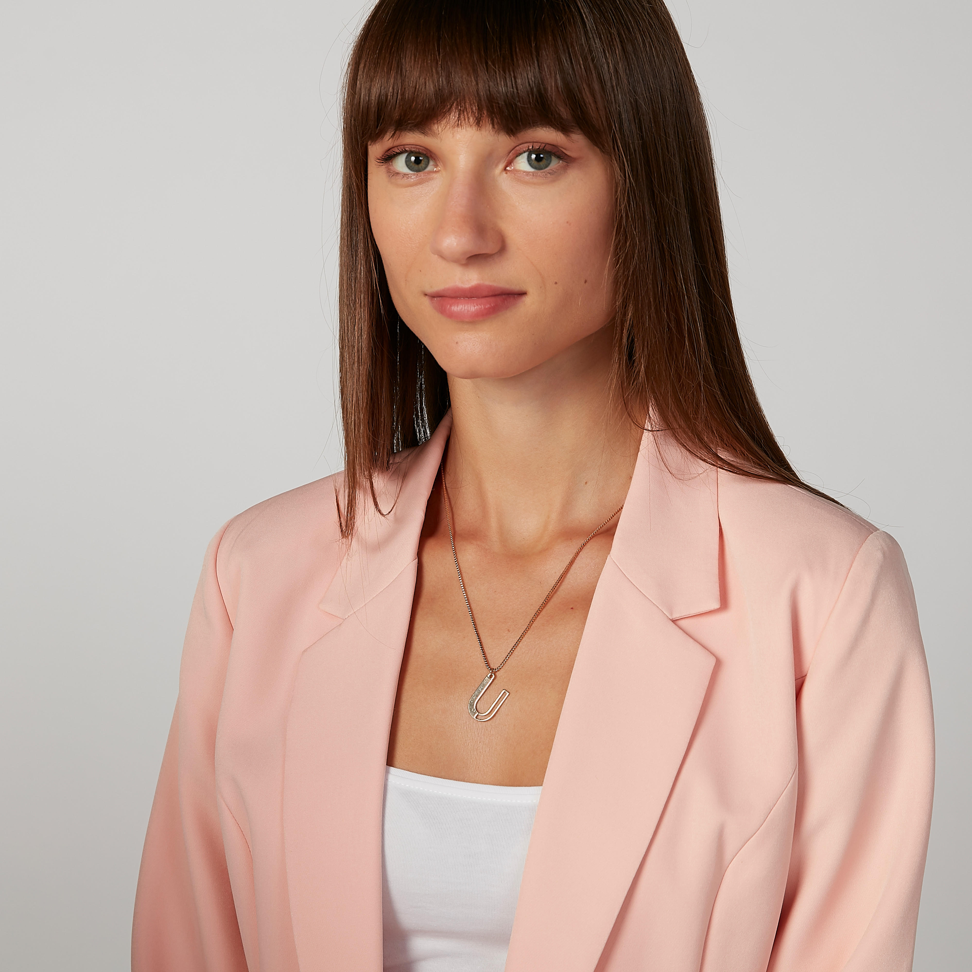 عقد بدلّاية حرف U ميتاليك ومشبك إغلاق-women-watchesandjewellery-jewellery-necklacesandpendants-image-2