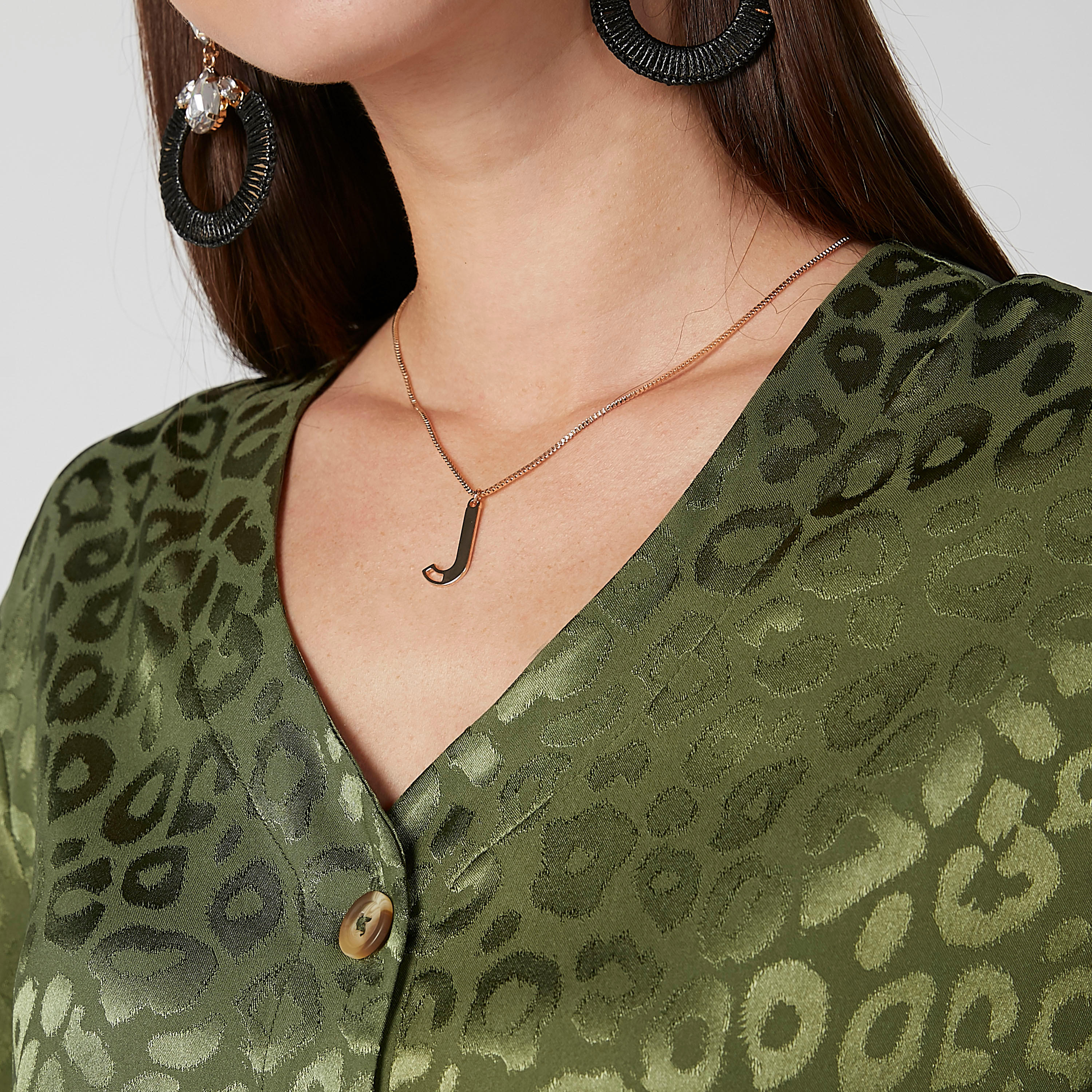 عقد بدلّاية J ميتاليك ومشبك إغلاق-women-watchesandjewellery-jewellery-necklacesandpendants-image-2
