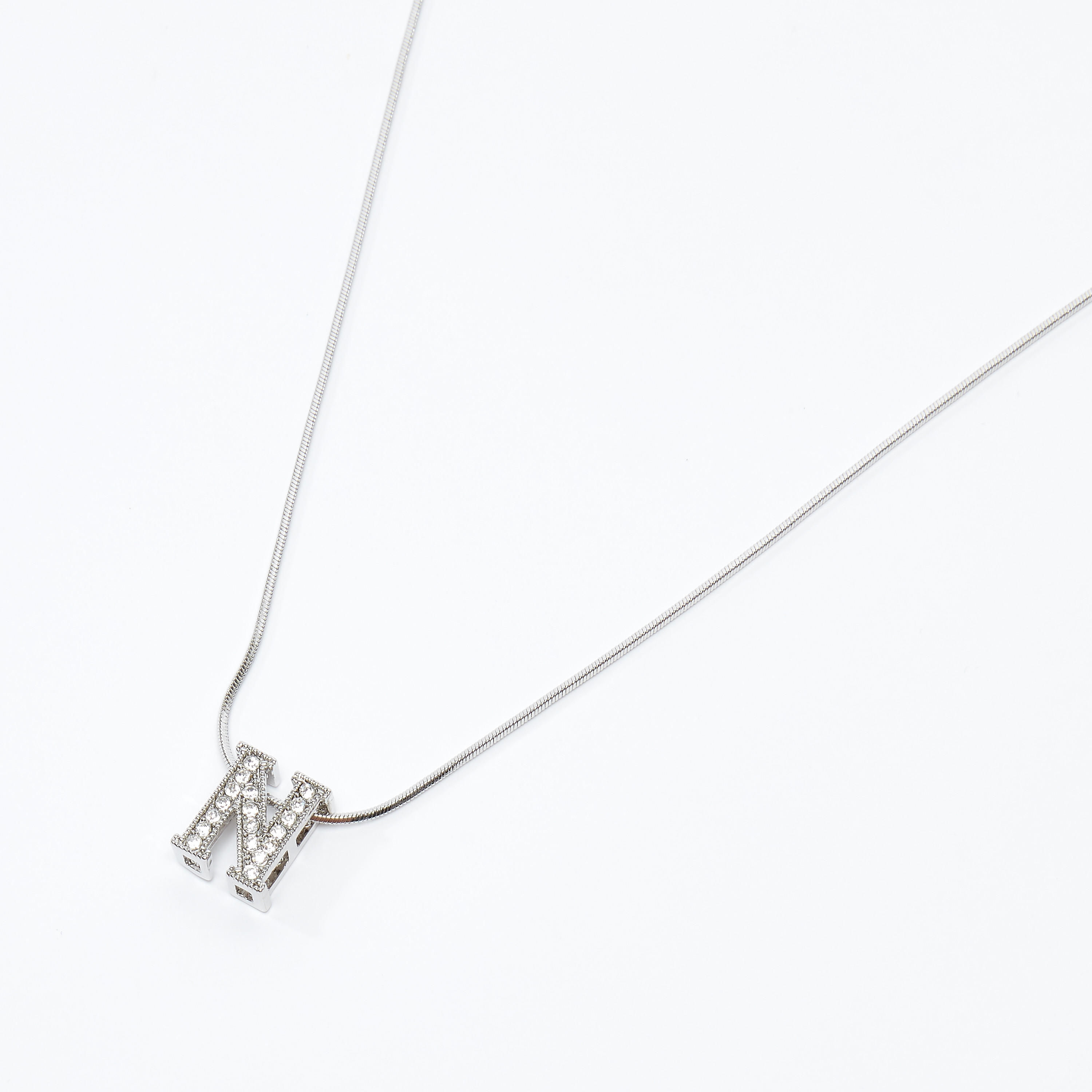 قلادة بدلّاية N مرصّعة ومشبك إغلاق-women-watchesandjewellery-jewellery-necklacesandpendants-image-1