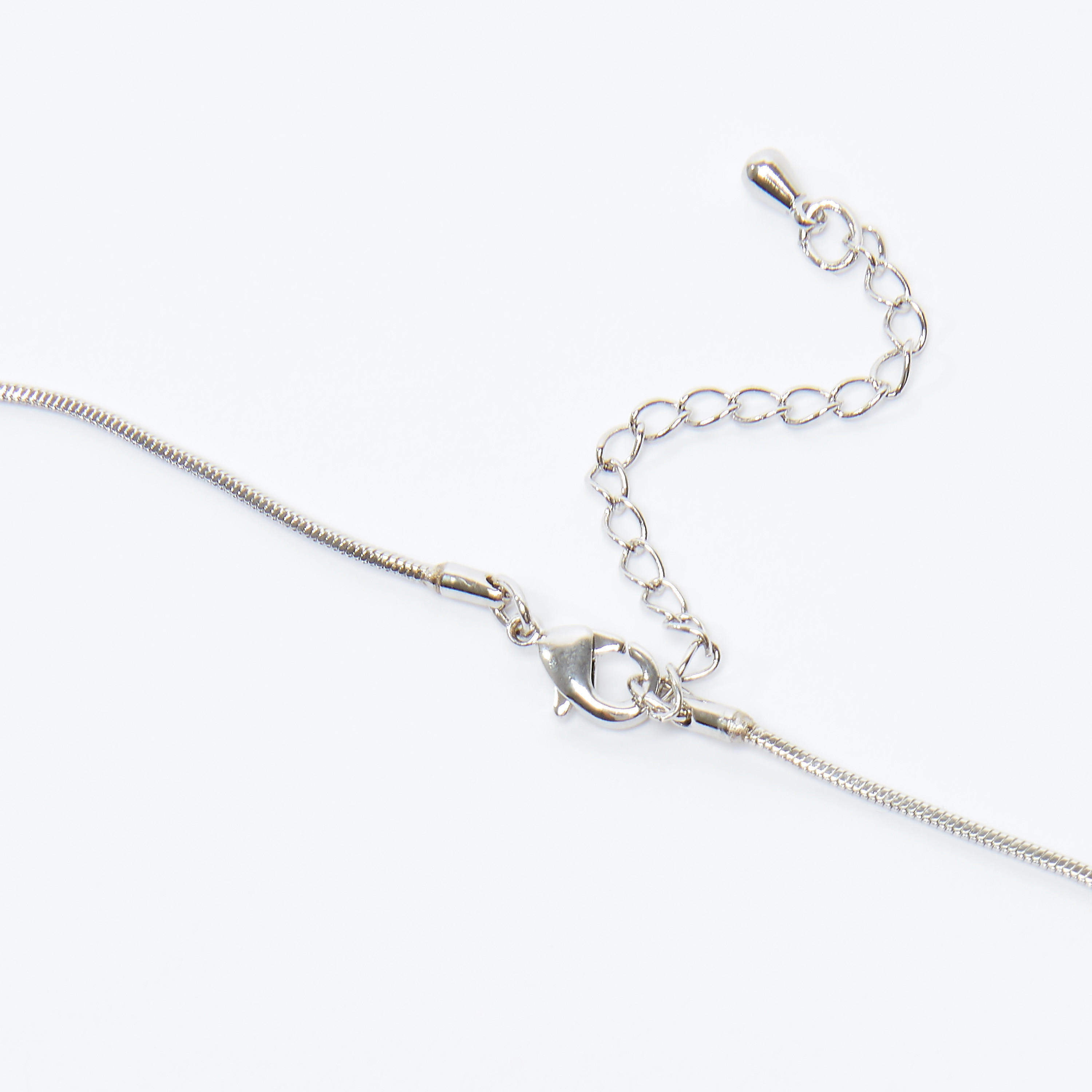 عقد بدلّاية O مرصّعة ومشبك إغلاق-women-watchesandjewellery-jewellery-necklacesandpendants-image-3