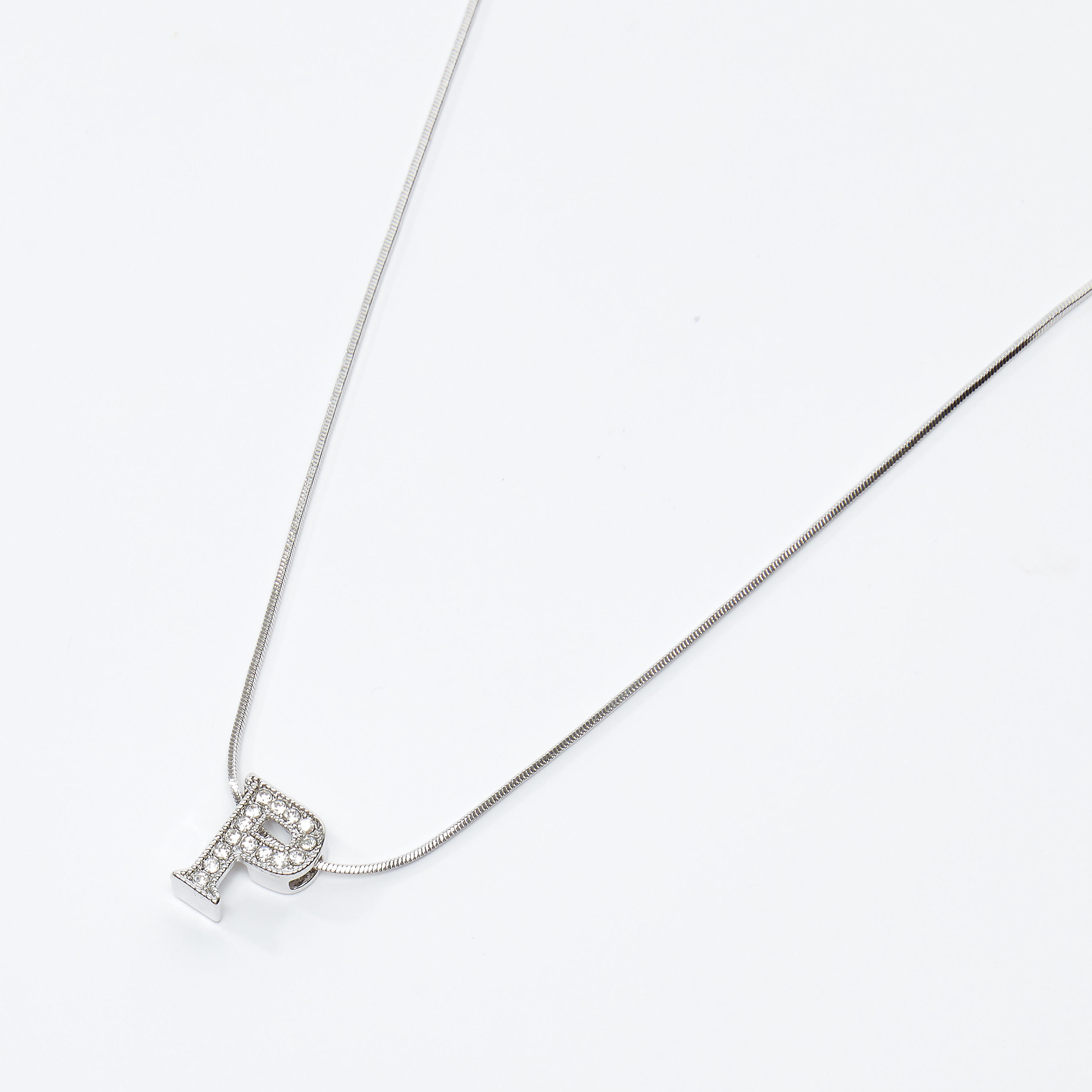 قلادة بدلّاية N مرصّعة ومشبك إغلاق-women-watchesandjewellery-jewellery-necklacesandpendants-image-1