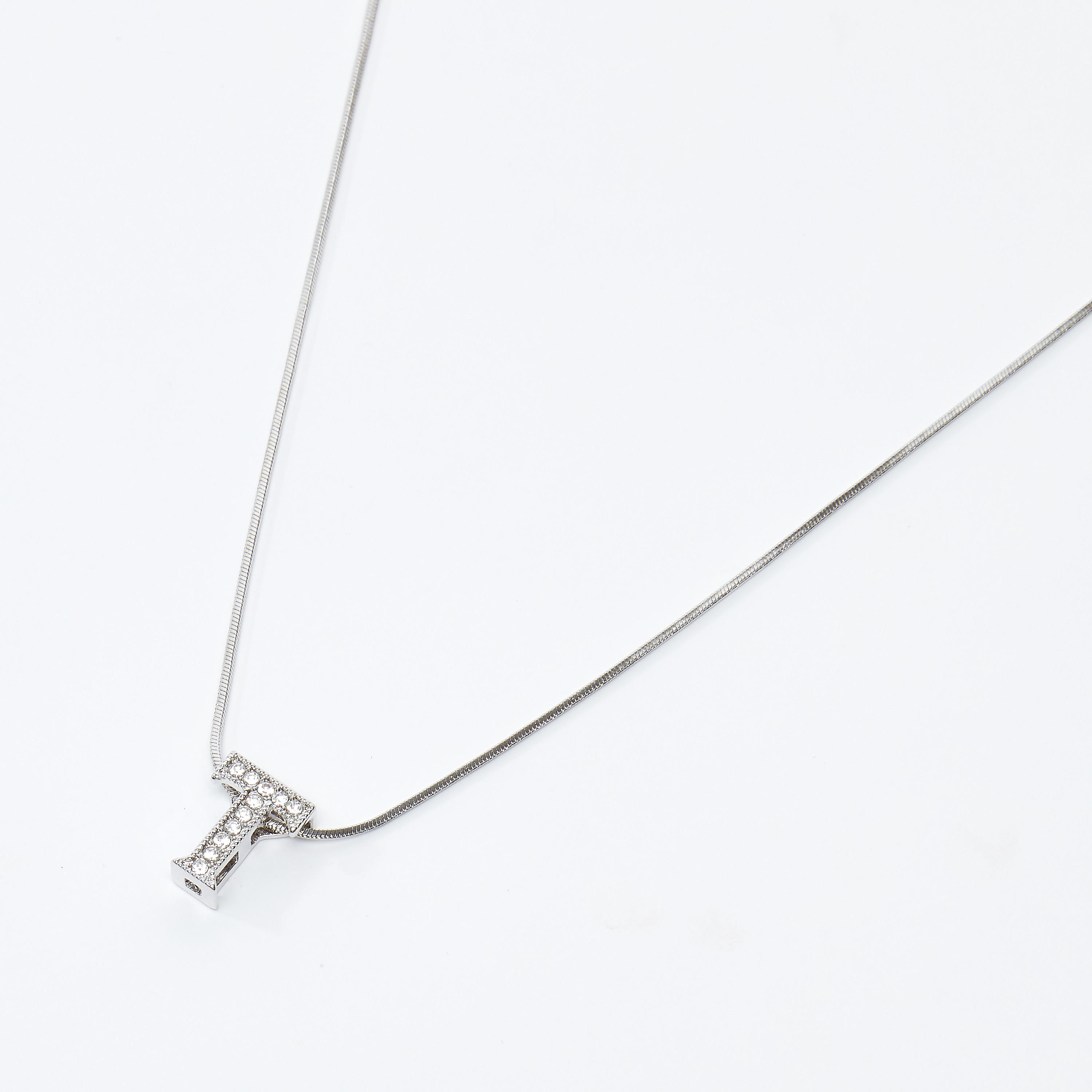 قلادة بدلّاية T مرصّعة ومشبك إغلاق-women-watchesandjewellery-jewellery-necklacesandpendants-image-1