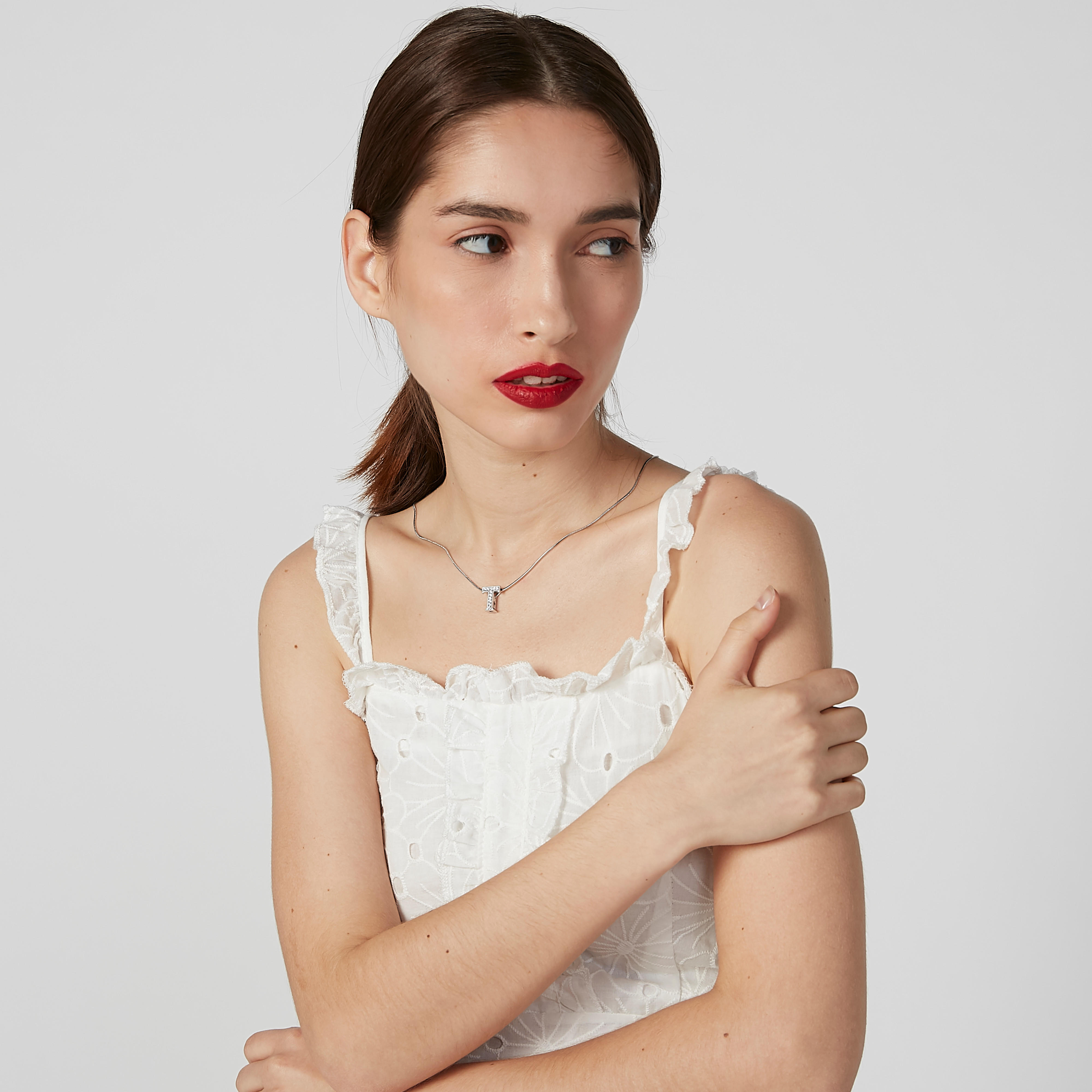 قلادة بدلّاية T مرصّعة ومشبك إغلاق-women-watchesandjewellery-jewellery-necklacesandpendants-image-2