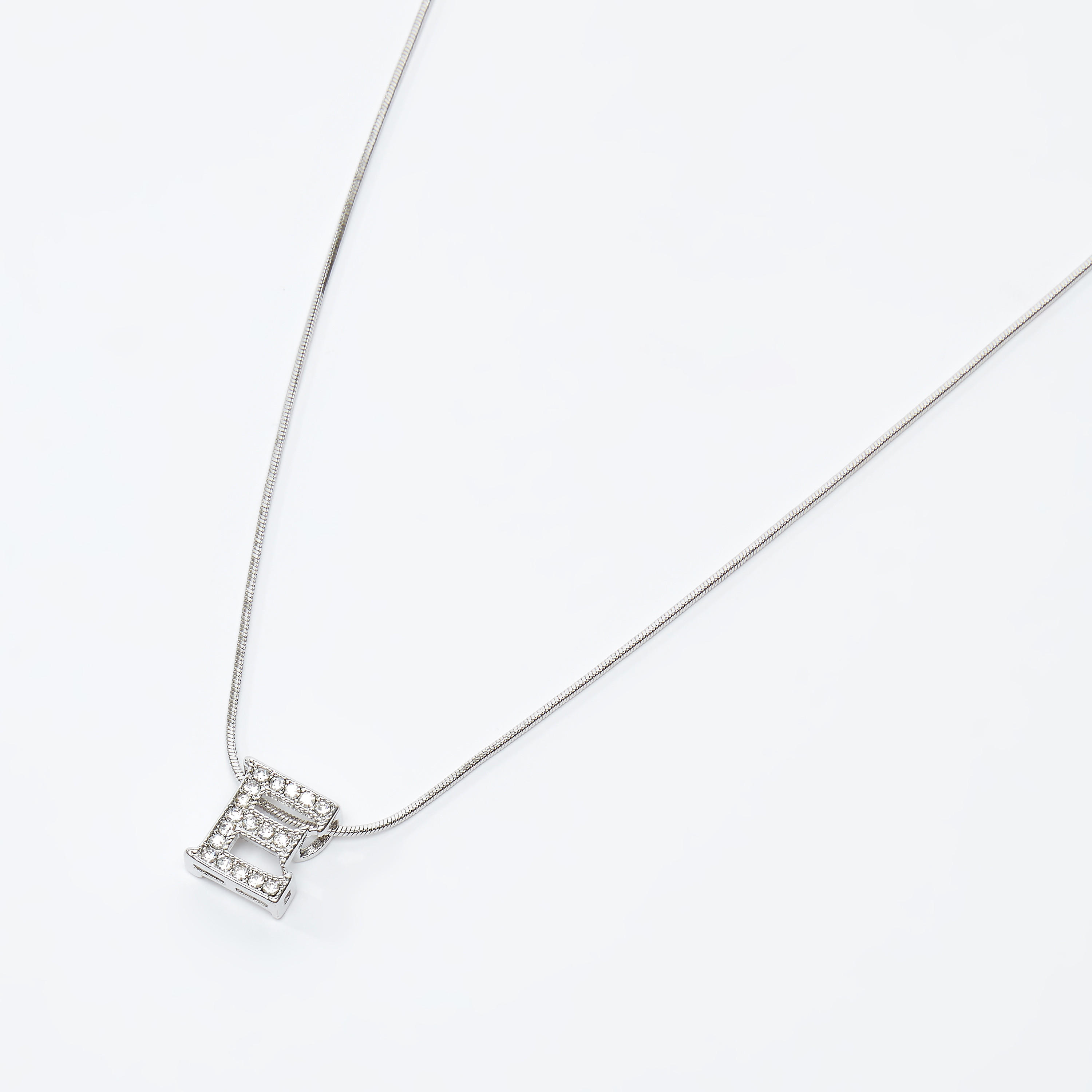 عقد بدلّاية حرف E مرصّعة ومشبك إغلاق-women-watchesandjewellery-jewellery-necklacesandpendants-image-1