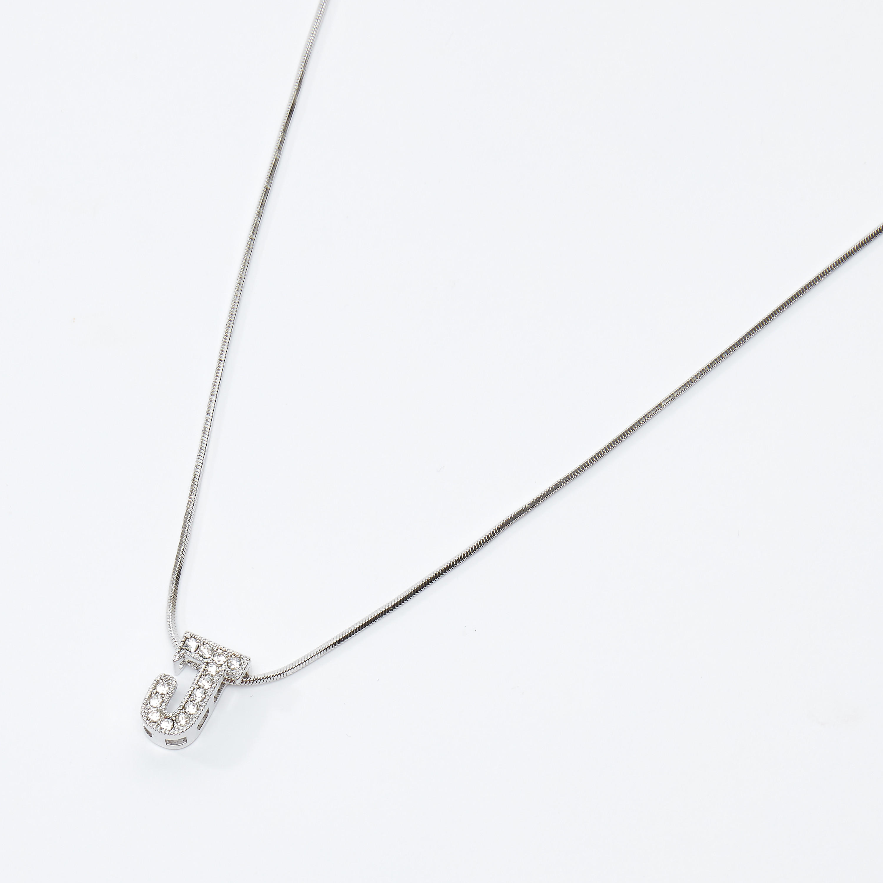 عقد بدلّاية J مرصّعة ومشبك إغلاق-women-watchesandjewellery-jewellery-necklacesandpendants-image-1