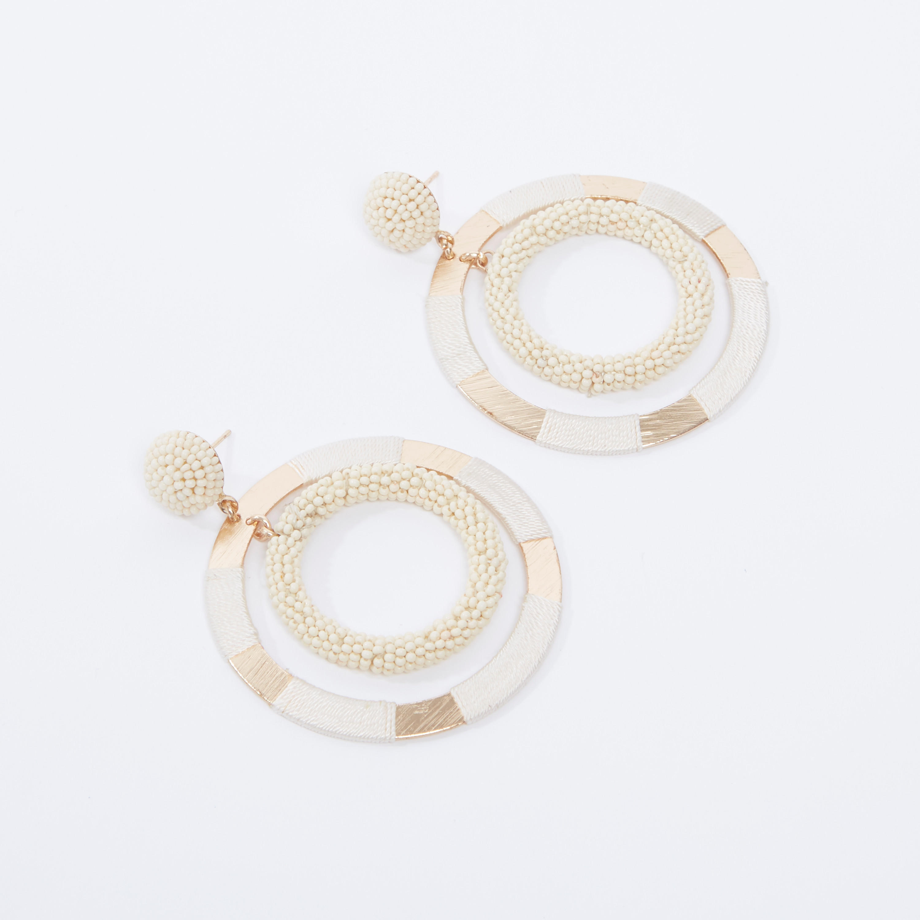 حلقان بدلّاية مزيّنة ومكبس إغلاق-women-watchesandjewellery-jewellery-earrings-image-4