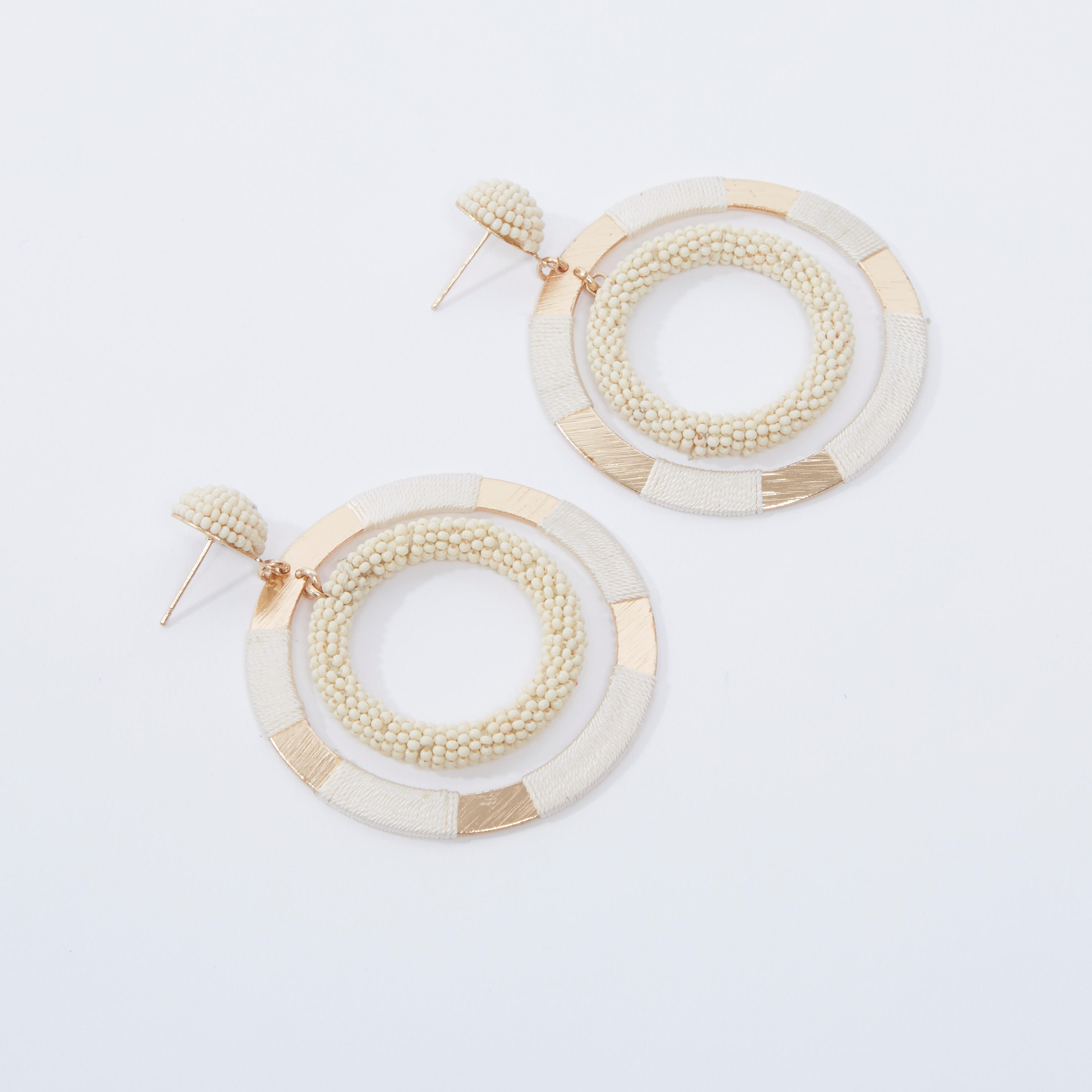 حلقان بدلّاية مزيّنة ومكبس إغلاق-women-watchesandjewellery-jewellery-earrings-image-1