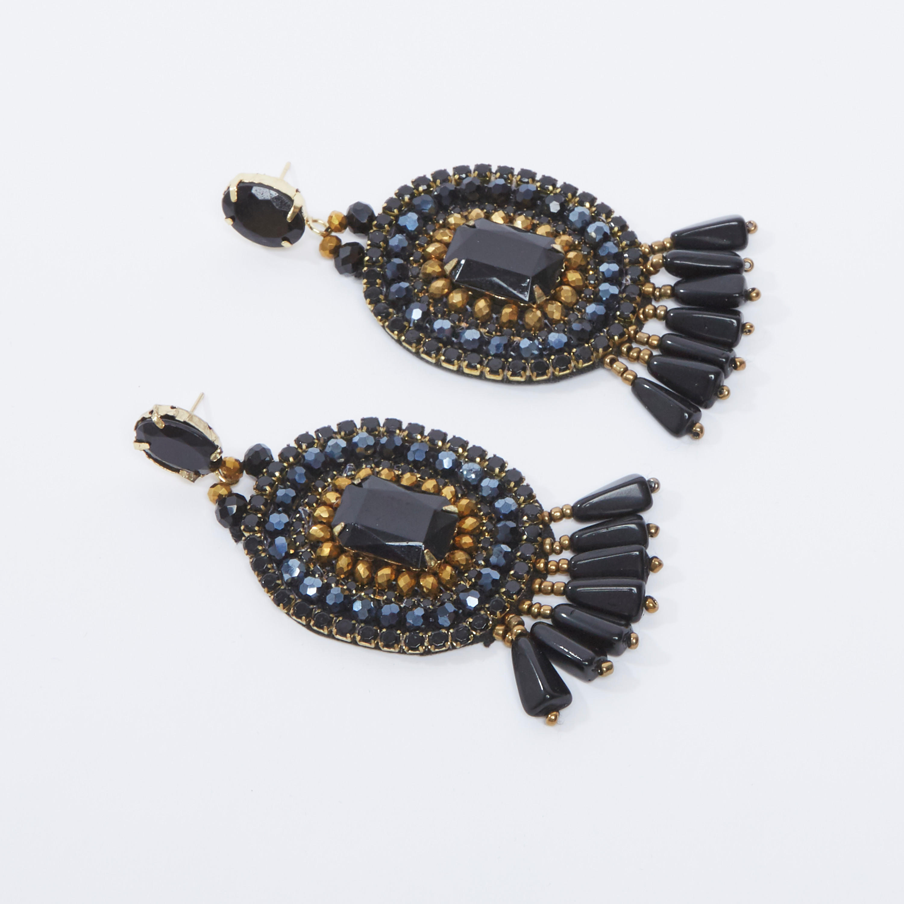 حلقان بدلّاية مزيّنة ومكبس إغلاق-women-watchesandjewellery-jewellery-earrings-image-4