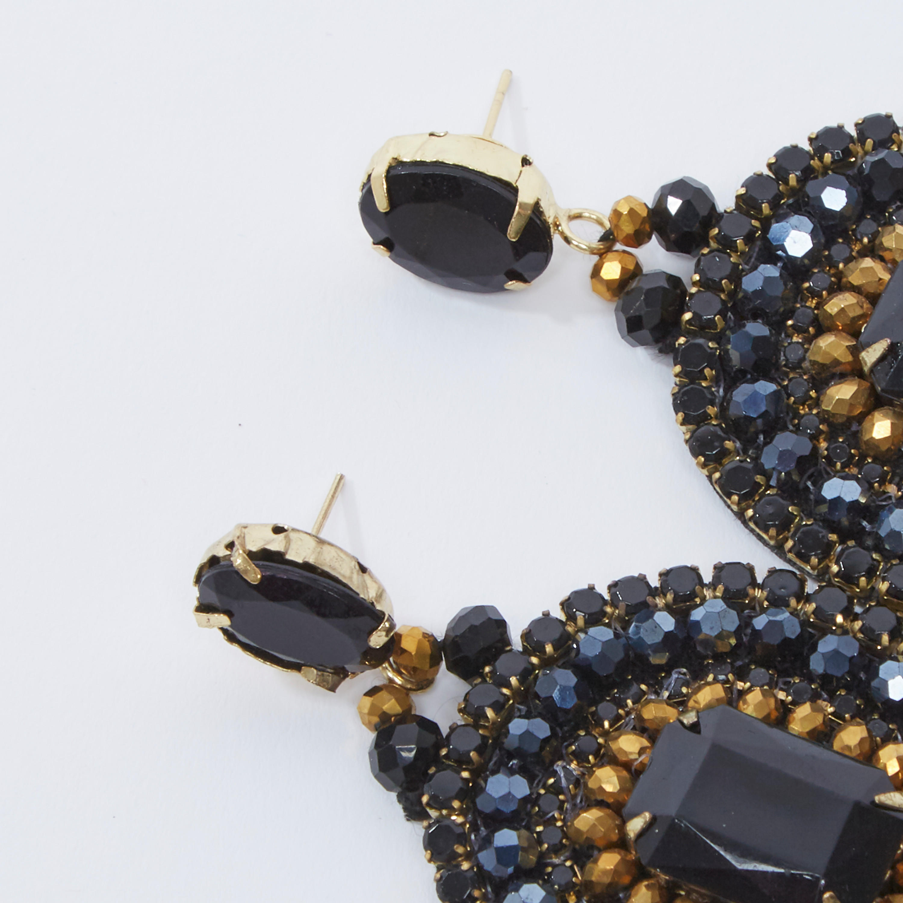 حلقان بدلّاية مزيّنة ومكبس إغلاق-women-watchesandjewellery-jewellery-earrings-image-2