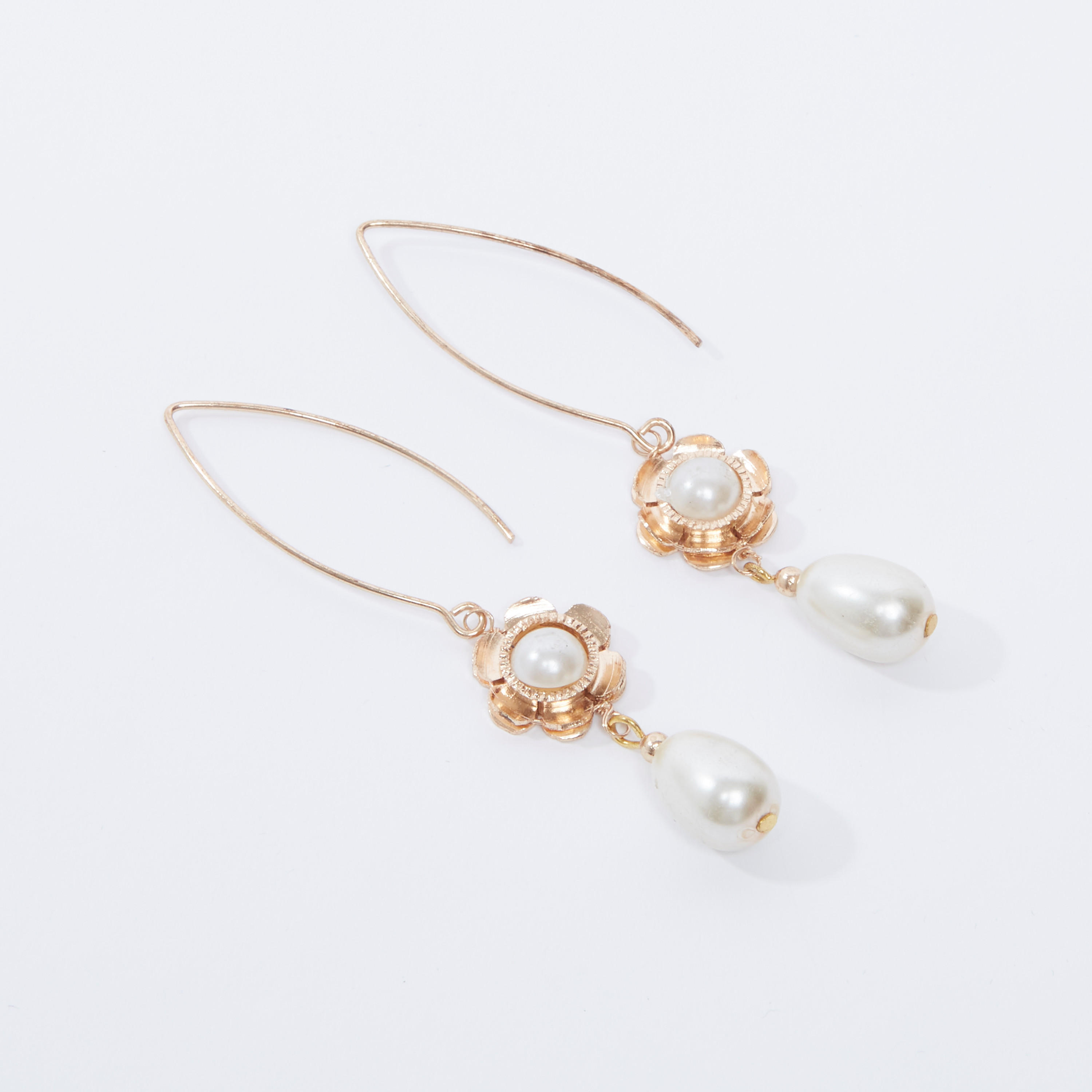 حلق مزيّن بدلاّية وخطّاف-women-watchesandjewellery-jewellery-earrings-image-4