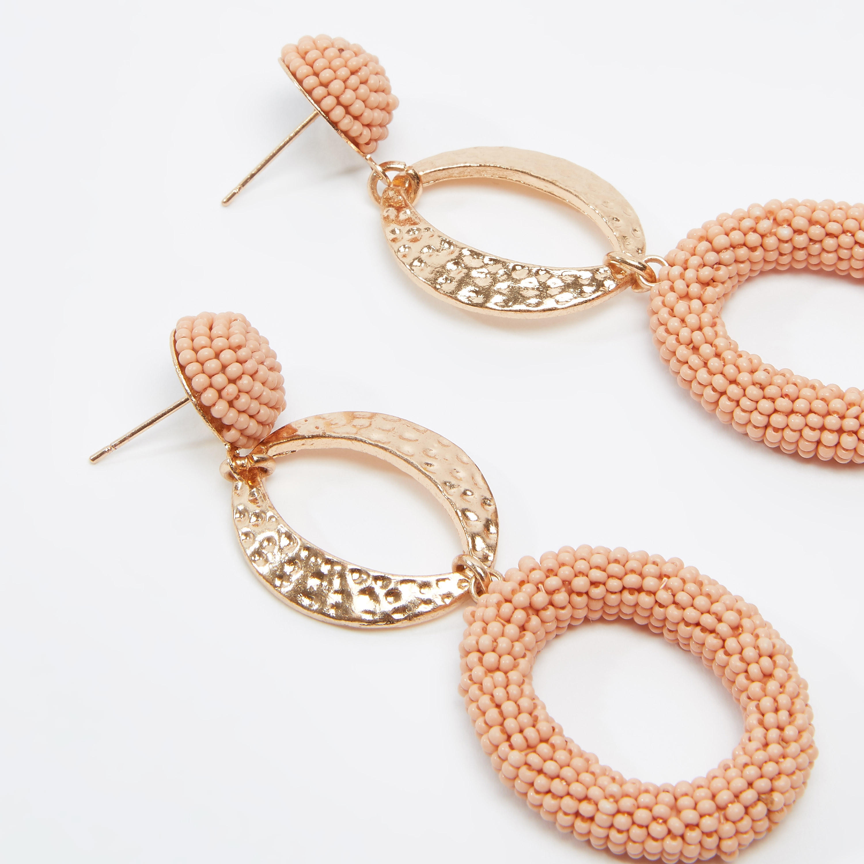 حلقان بدلّاية مزيّنة ومكبس إغلاق-women-watchesandjewellery-jewellery-earrings-image-1