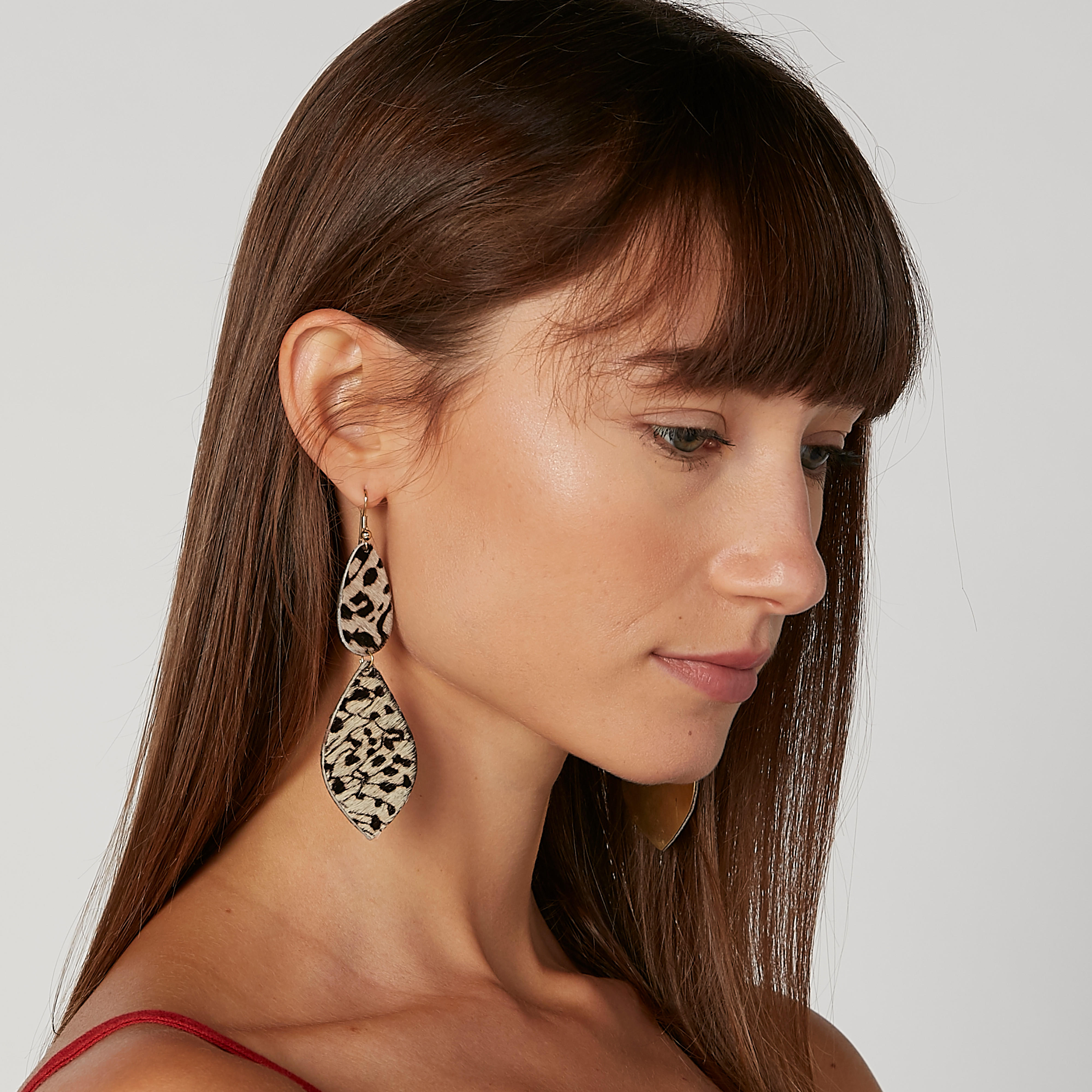 حلق بدلّاية بارزة الملمس وخطاف-women-watchesandjewellery-jewellery-earrings-image-2