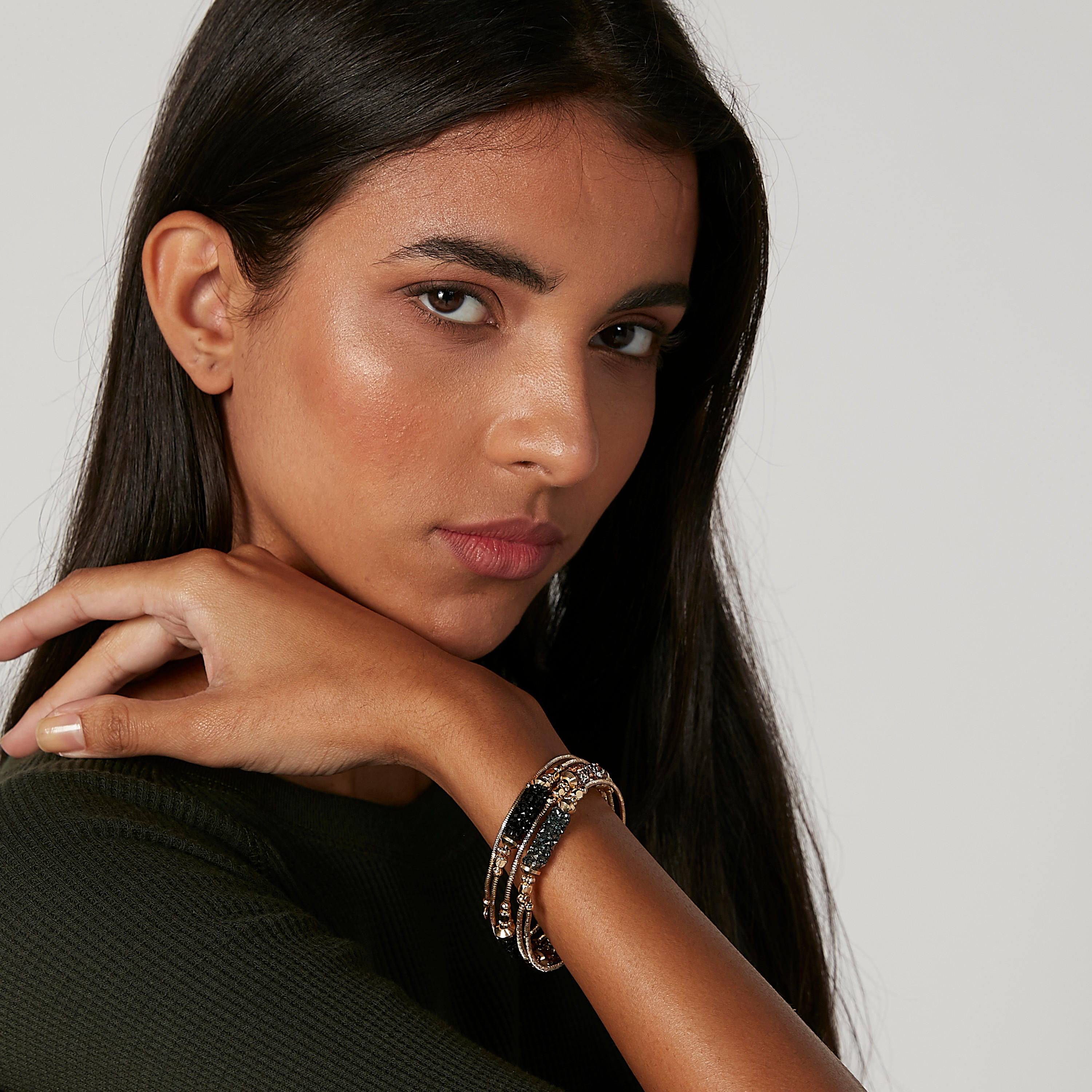 سوار مزين بالأحجار-women-watchesandjewellery-jewellery-banglesandbracelets-image-2