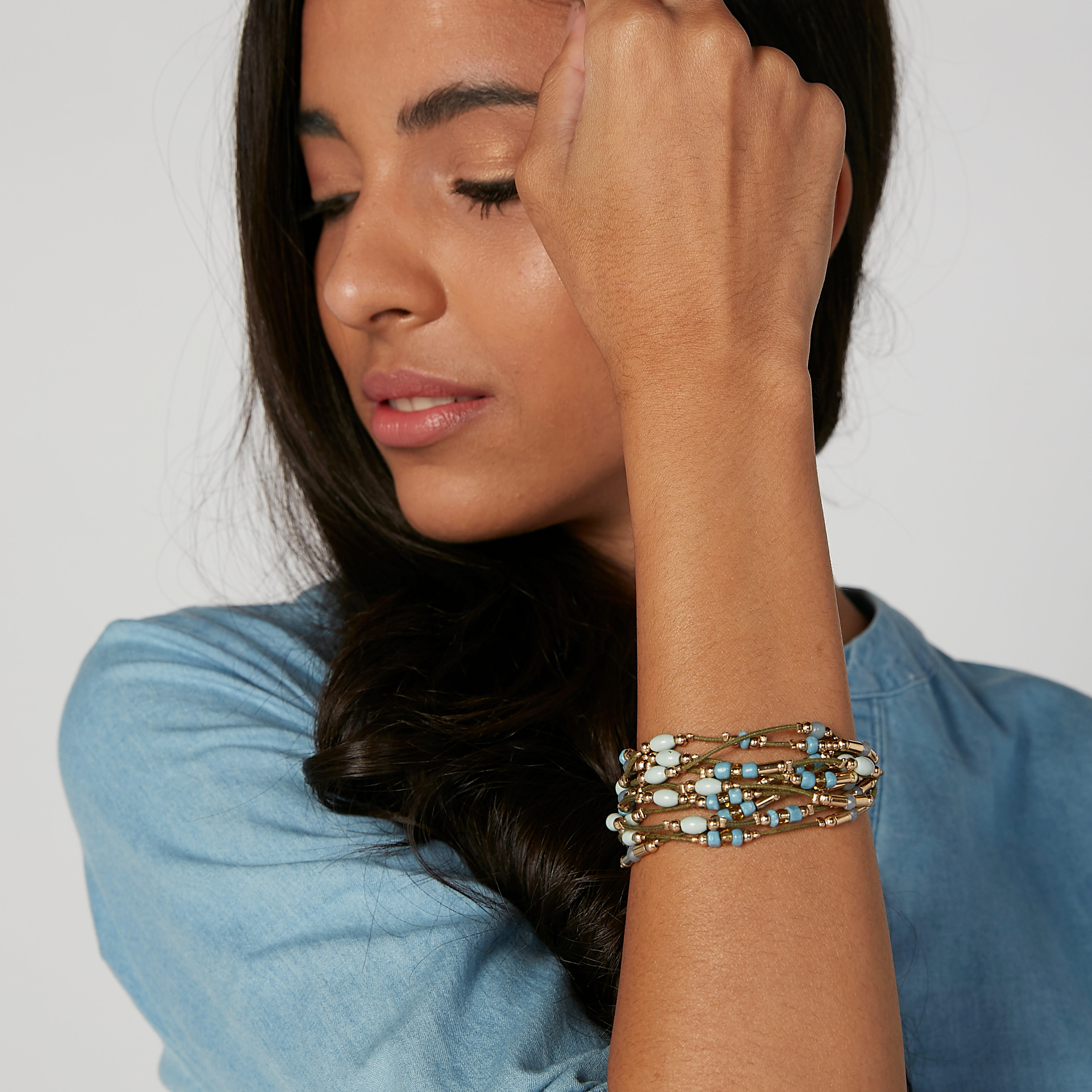 سوار مزين بالخرز بمشبك إغلاق-women-watchesandjewellery-jewellery-banglesandbracelets-image-2