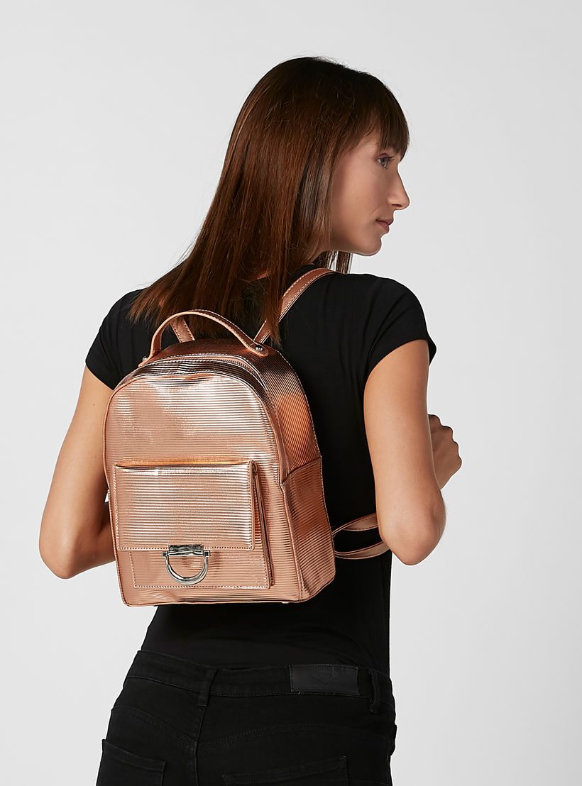 شنطة ظهر بارزة الملمس بسحّاب إغلاق وحمّالات قابلة للتعديل-women-bagsandwallets-handbags-image-4