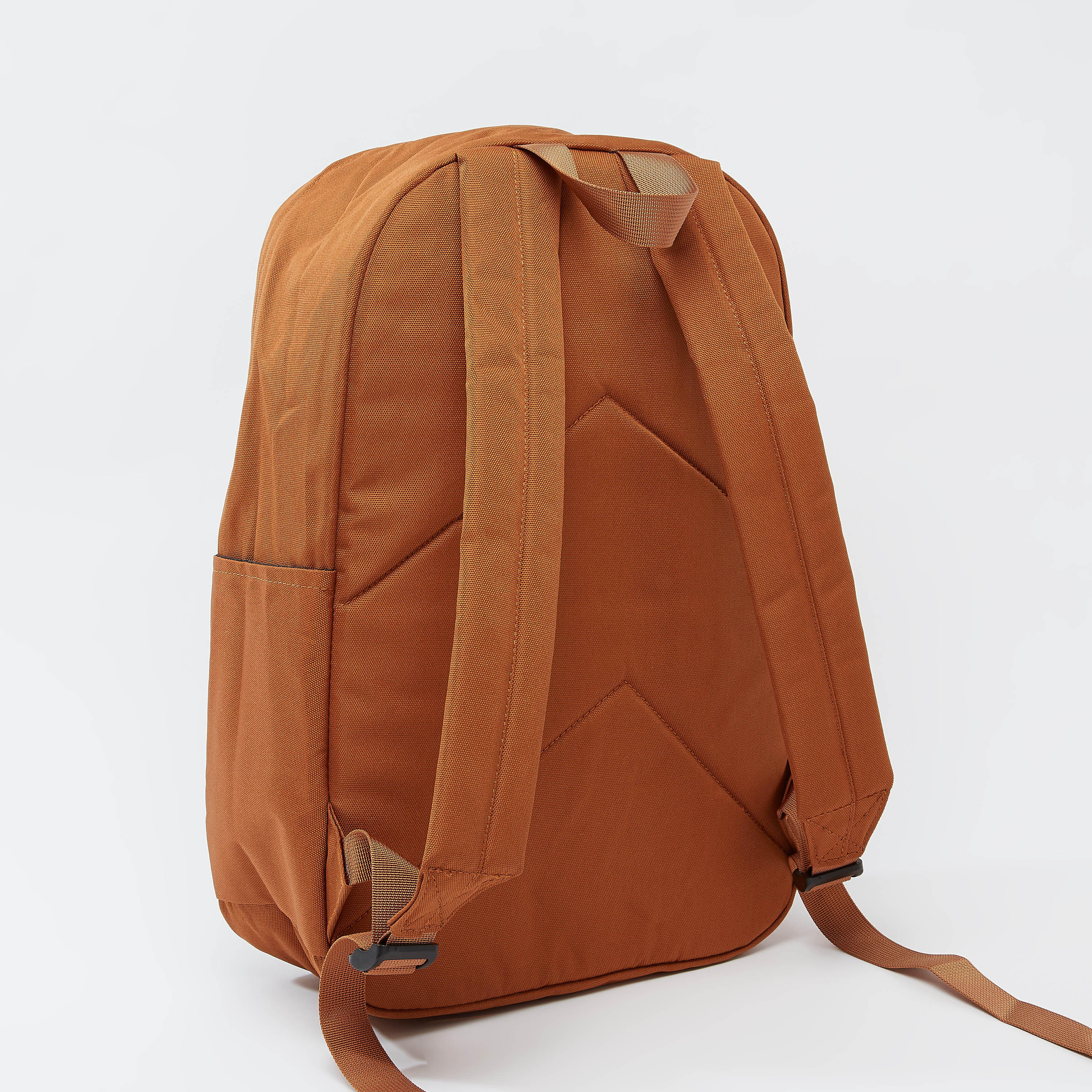 شنطة ظهر بارزة الملمس بسحاب إغلاق وحمالات كتف قابلة للتعديل-men-bags-image-3