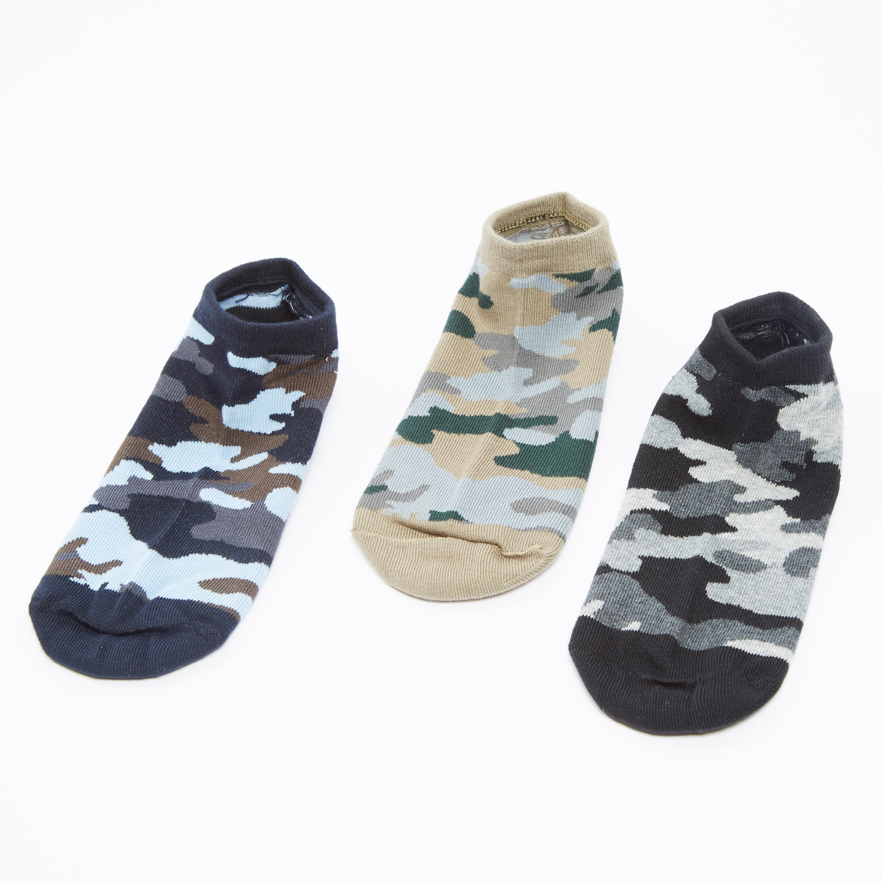 جوارب بطول الكاحل بحوّاف مطّاطية وطبعات مموّهة من كابا - طقم من 3 أزواج-men-socks-image-3