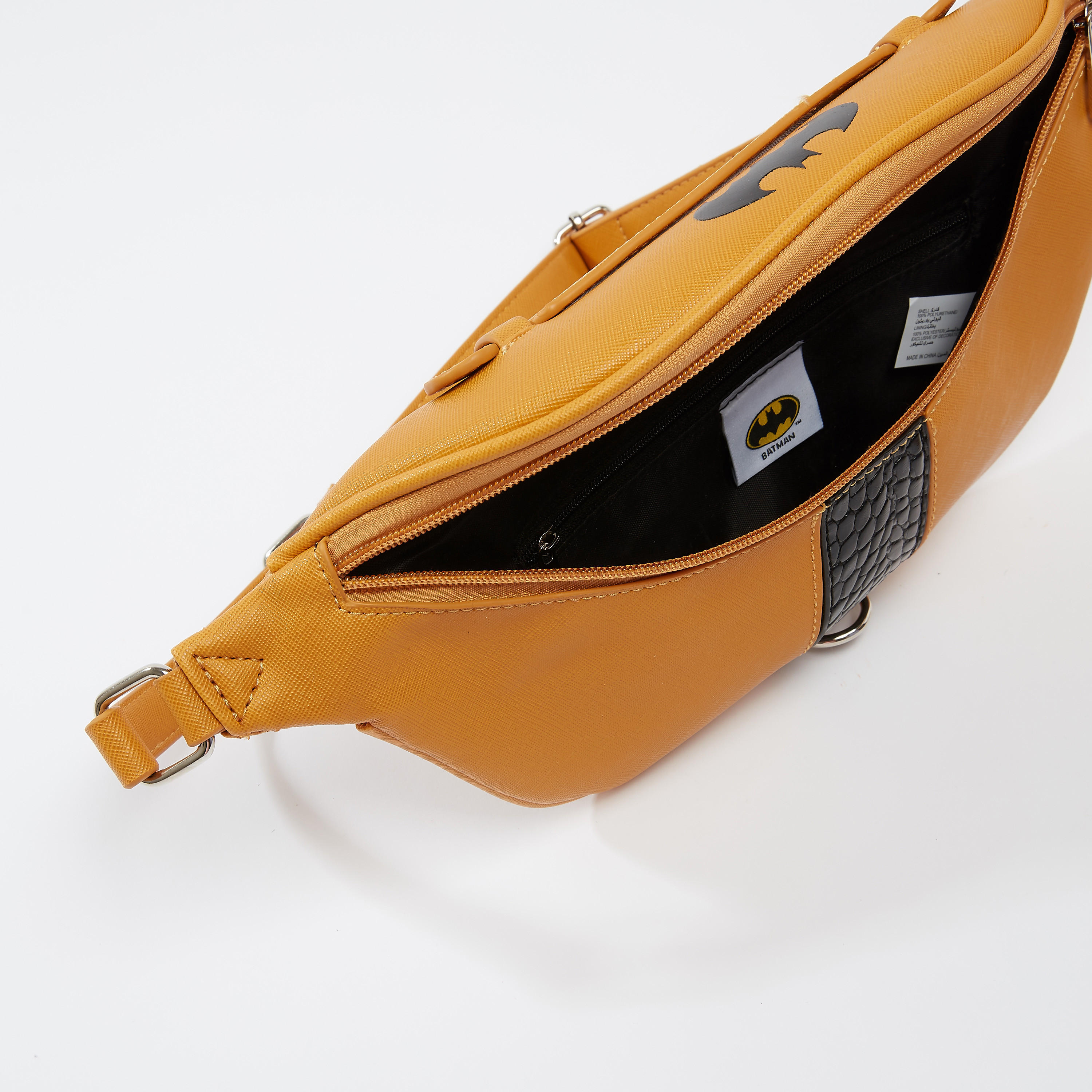 شنطة خصر بحزام قابل للتعديل وسحّاب إغلاق وطبعات باتمان-men-bags-image-1