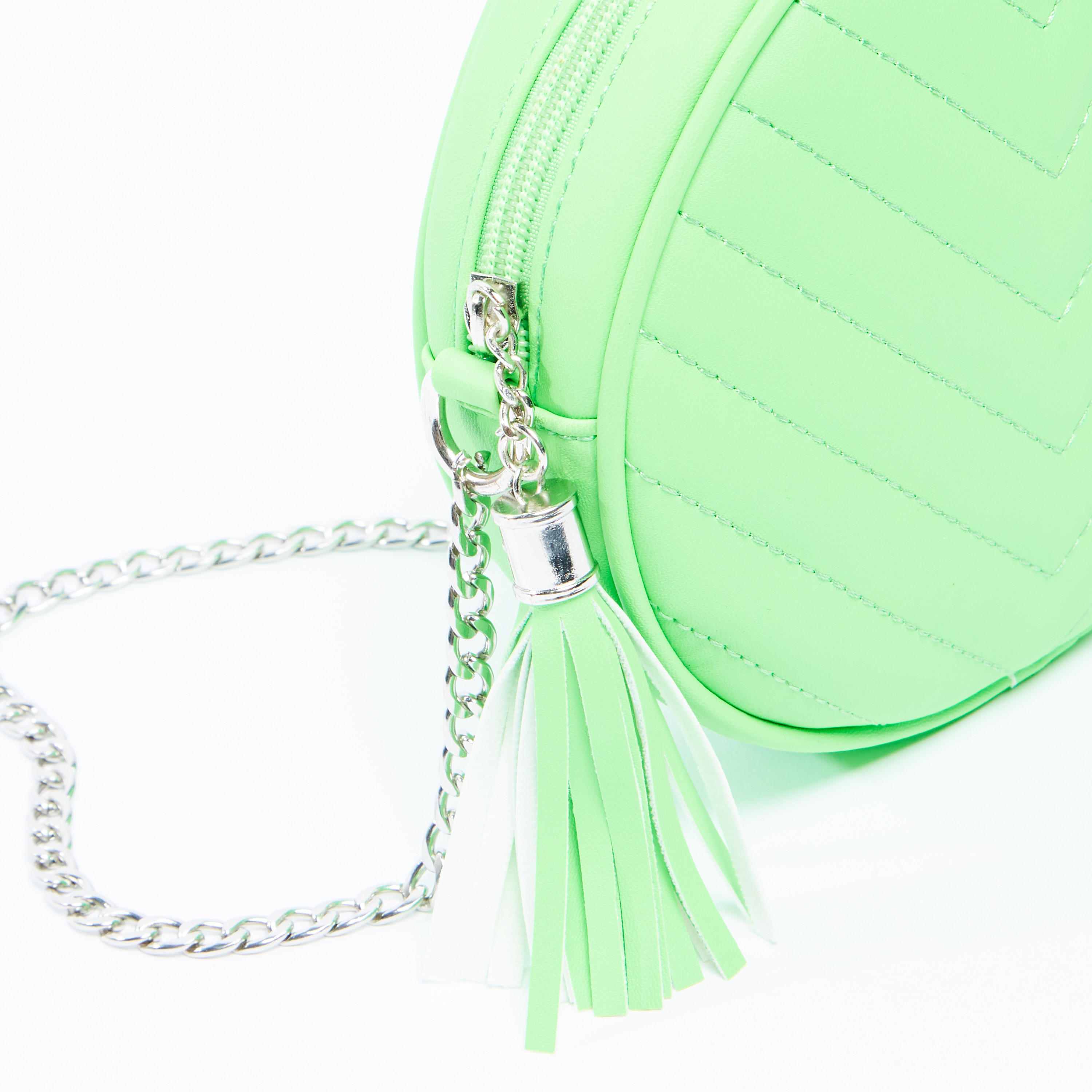 شنطة كروس بودي مبطّنة بسلسلة ميتاليك وسحّاب إغلاق-women-bagsandwallets-handbags-image-4