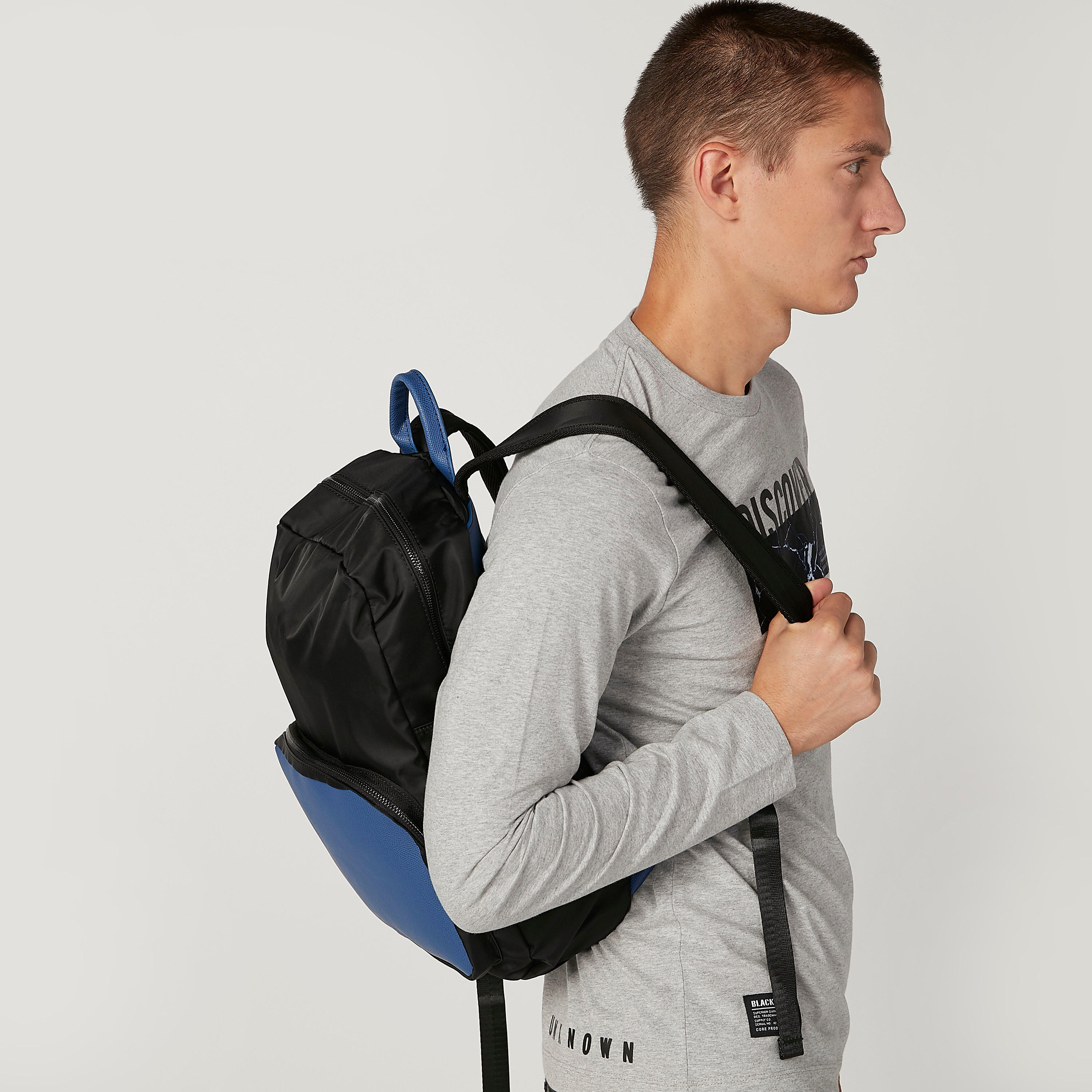 شنطة ظهر بنمط كل الألوان بحمّالات كتف قابلة للتعديل-men-bags-image-4