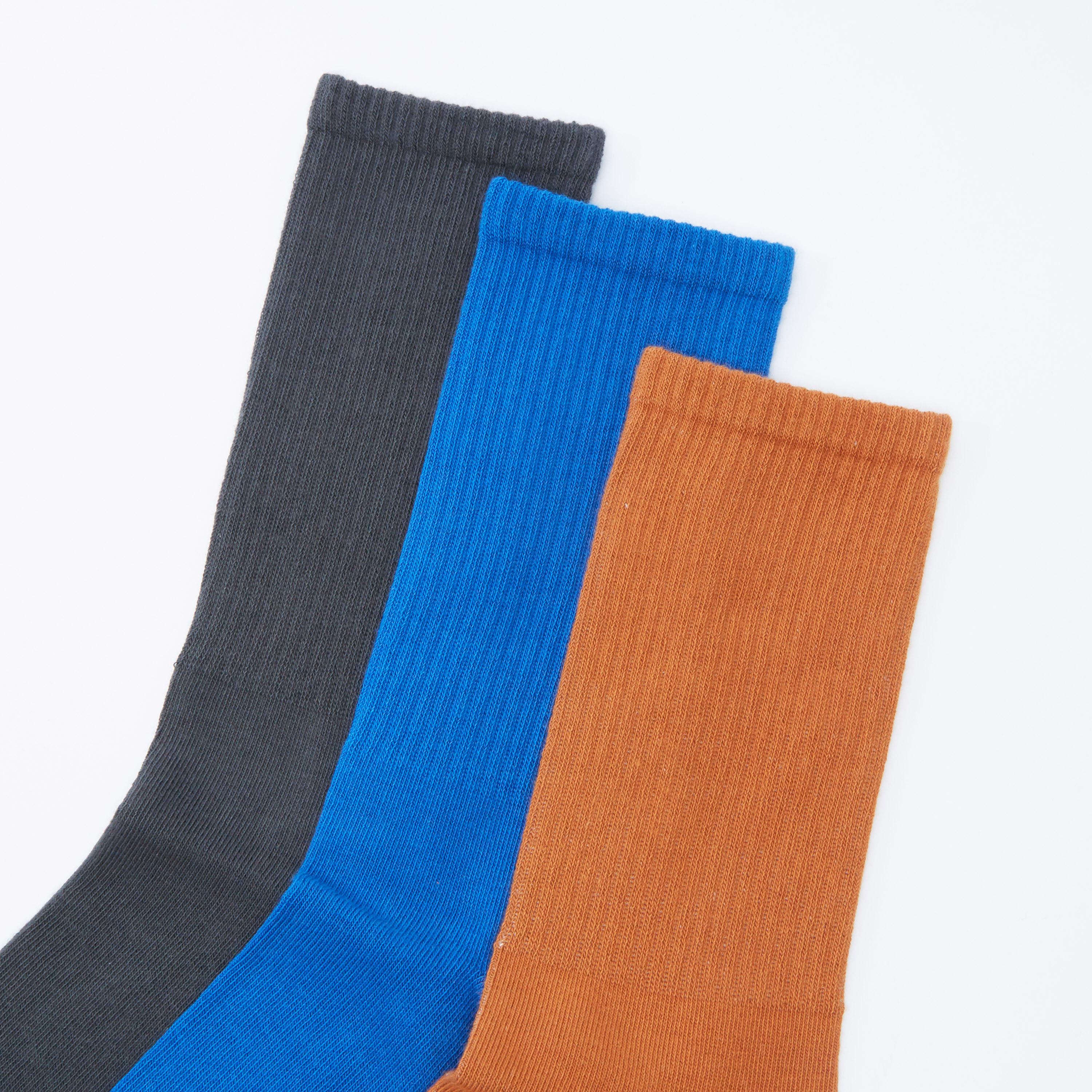 جوارب سادة بطول متوسط بحواف مضلّعة - طقم من 3 أزواج-men-socks-image-2