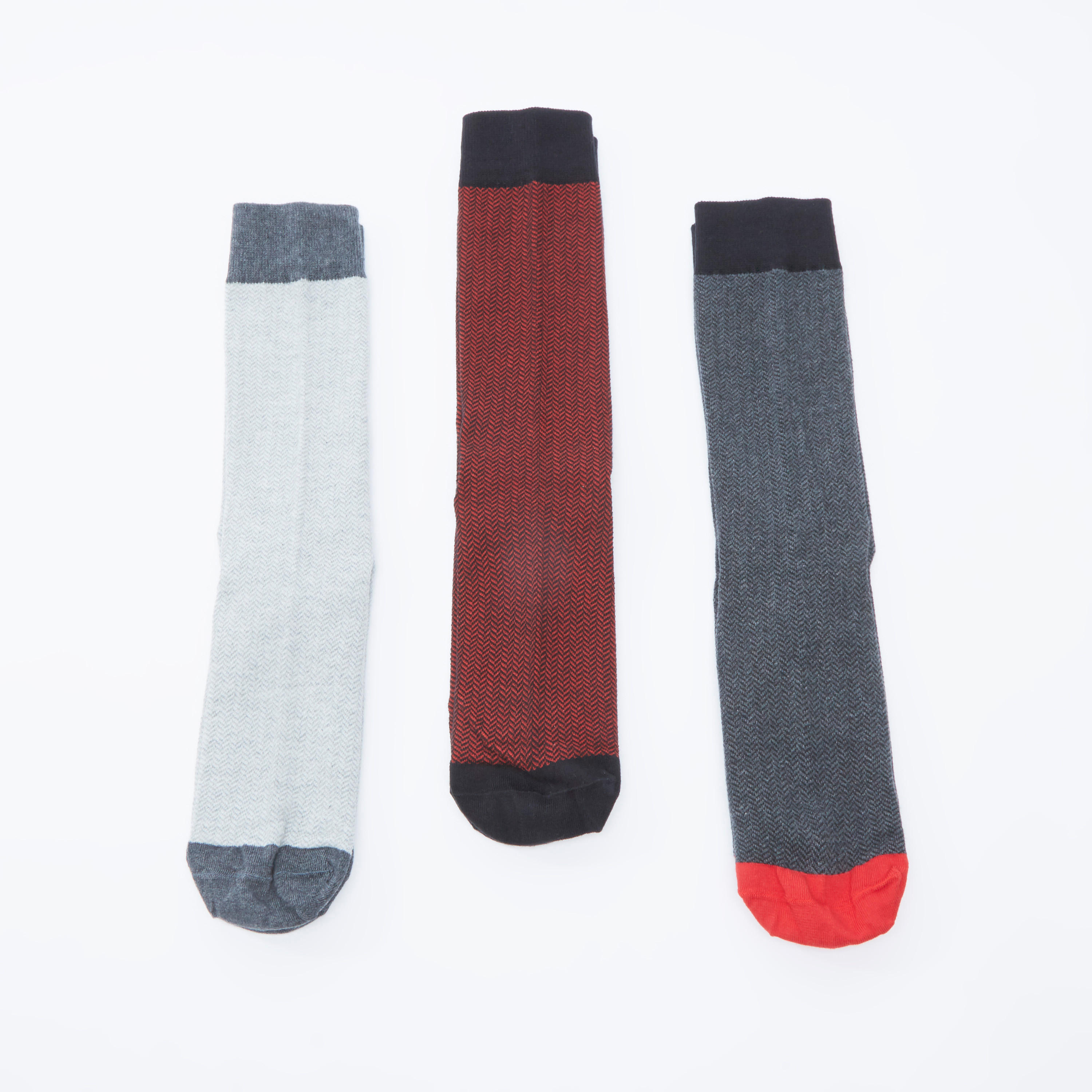 جوارب بارزة الملمس بطول متوسط بحواف أساور - طقم من 3 أزواج-men-socks-image-3