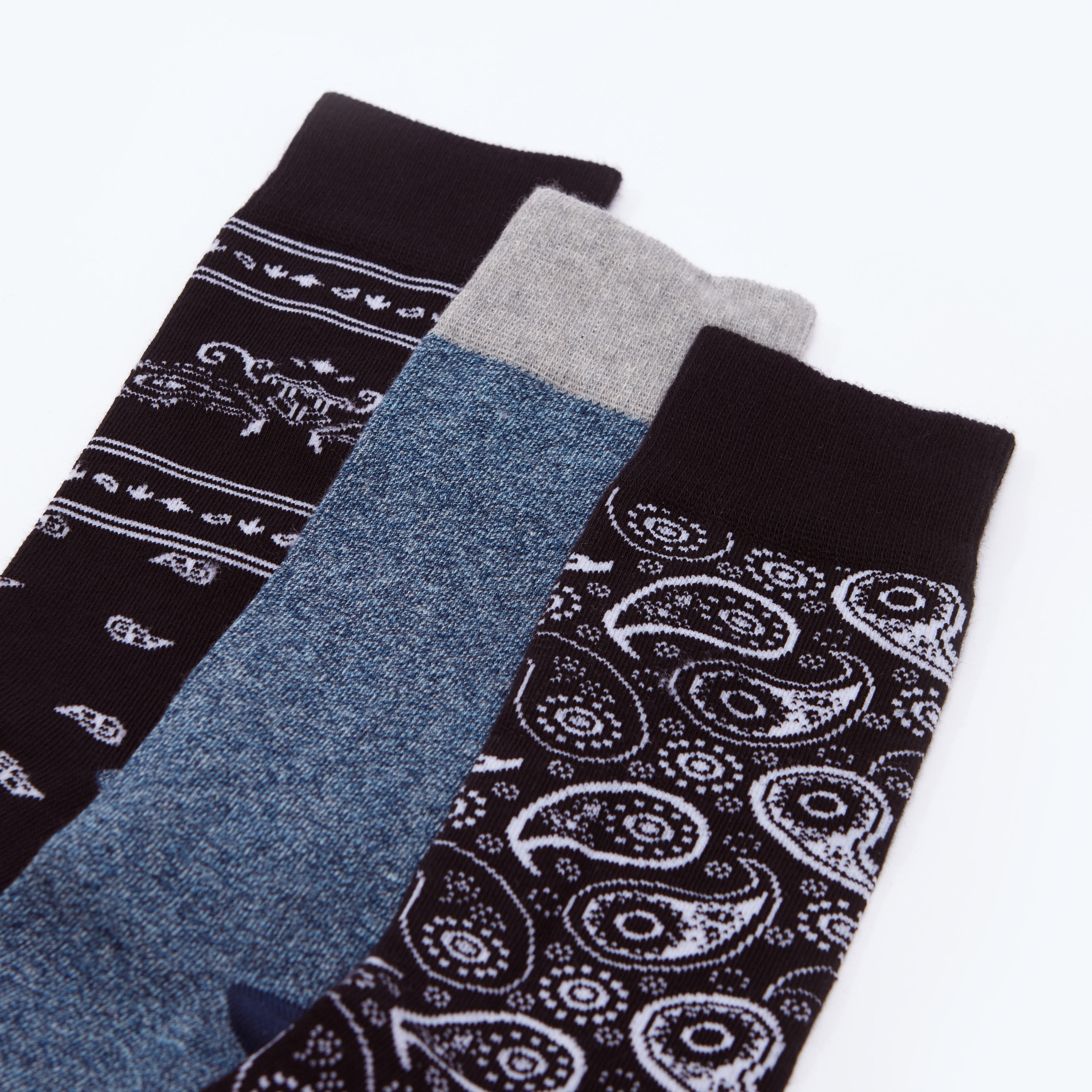 جوارب متنوعة بطول أعلى الكاحل بحوّاف مطّاطية - طقم من 3 أزواج-men-socks-image-2