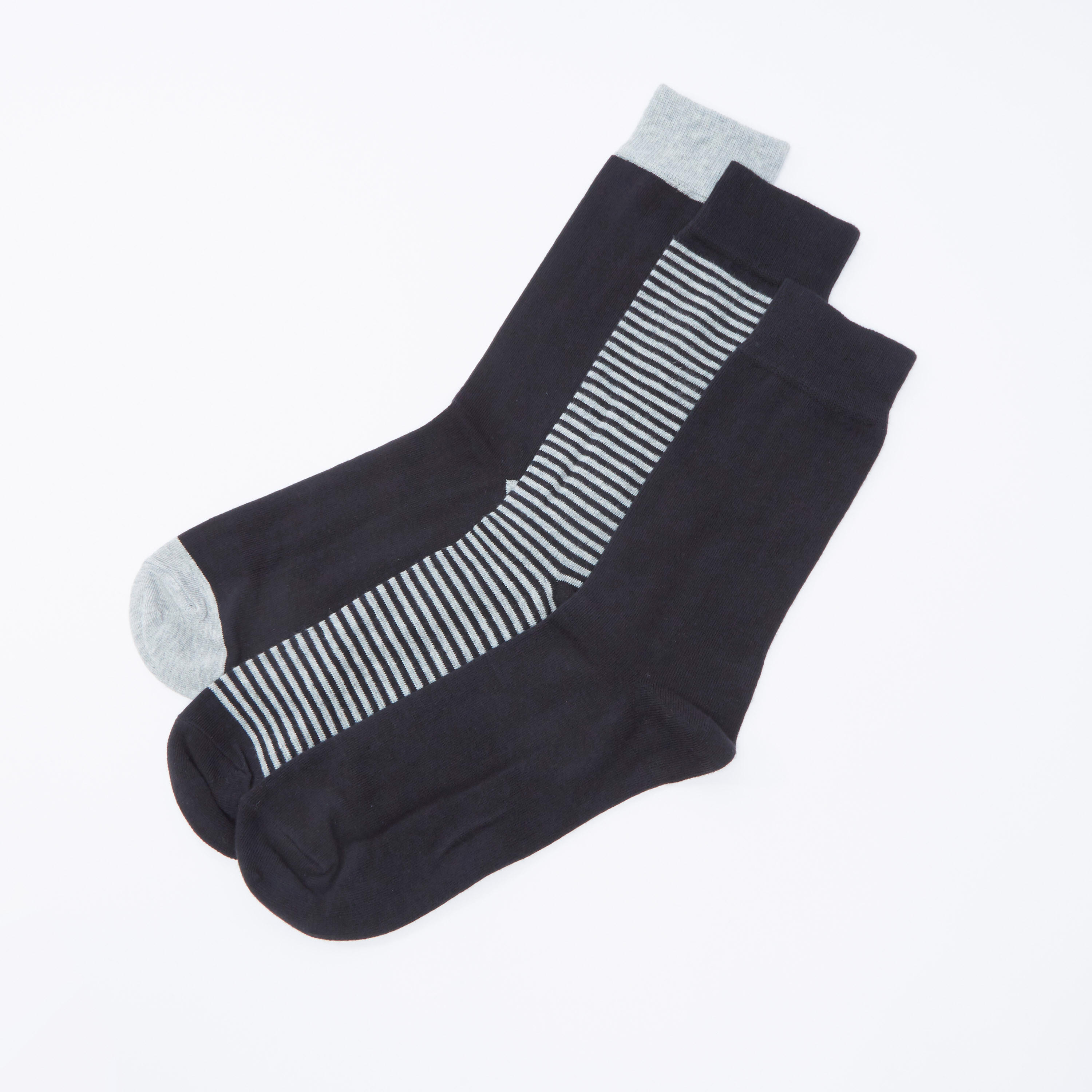 جوارب متنوعة بطول أعلى الكاحل بحواف أساور - طقم من 3 أزواج-men-socks-image-1