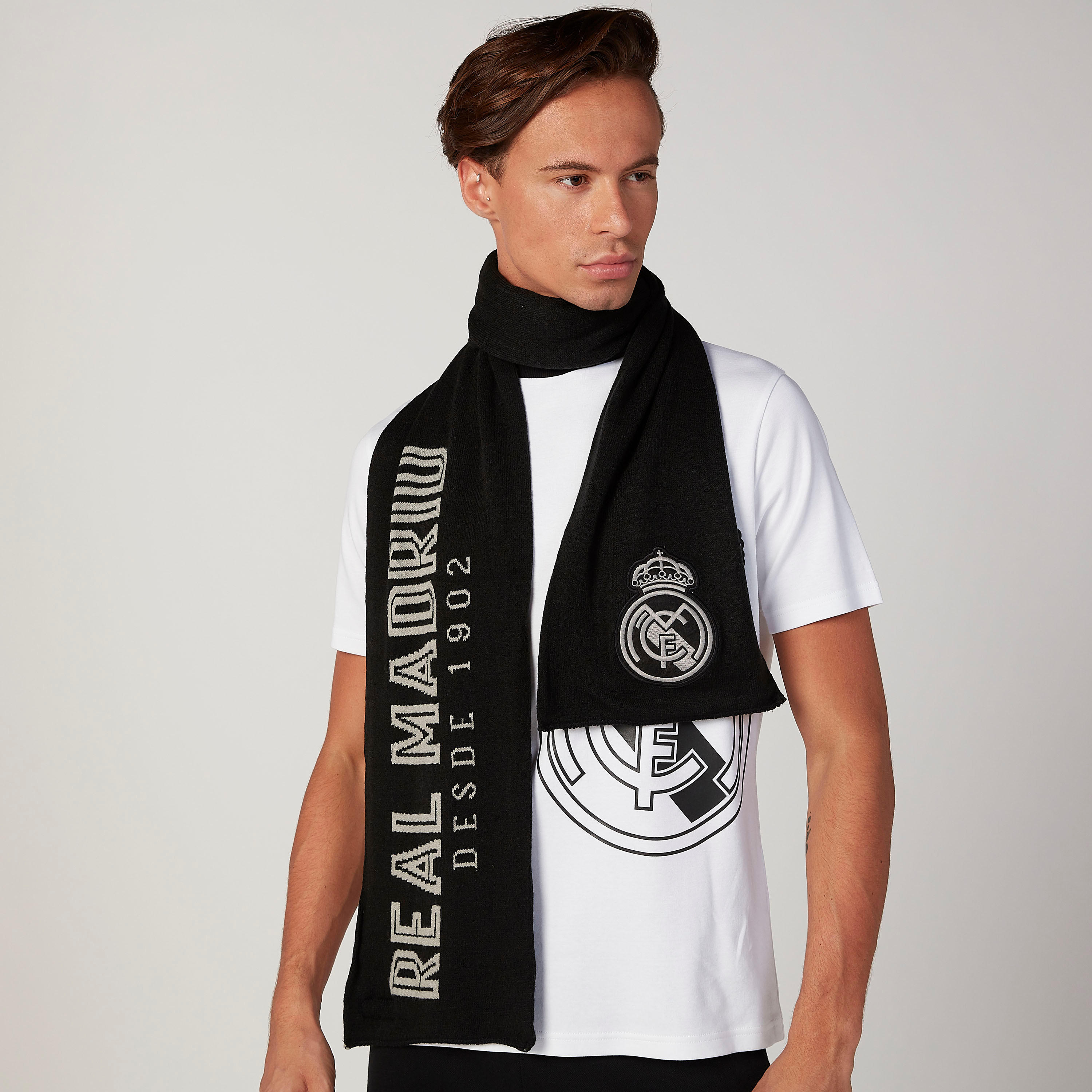 وشاح  بطبعات-men-scarvesandgloves-image-4
