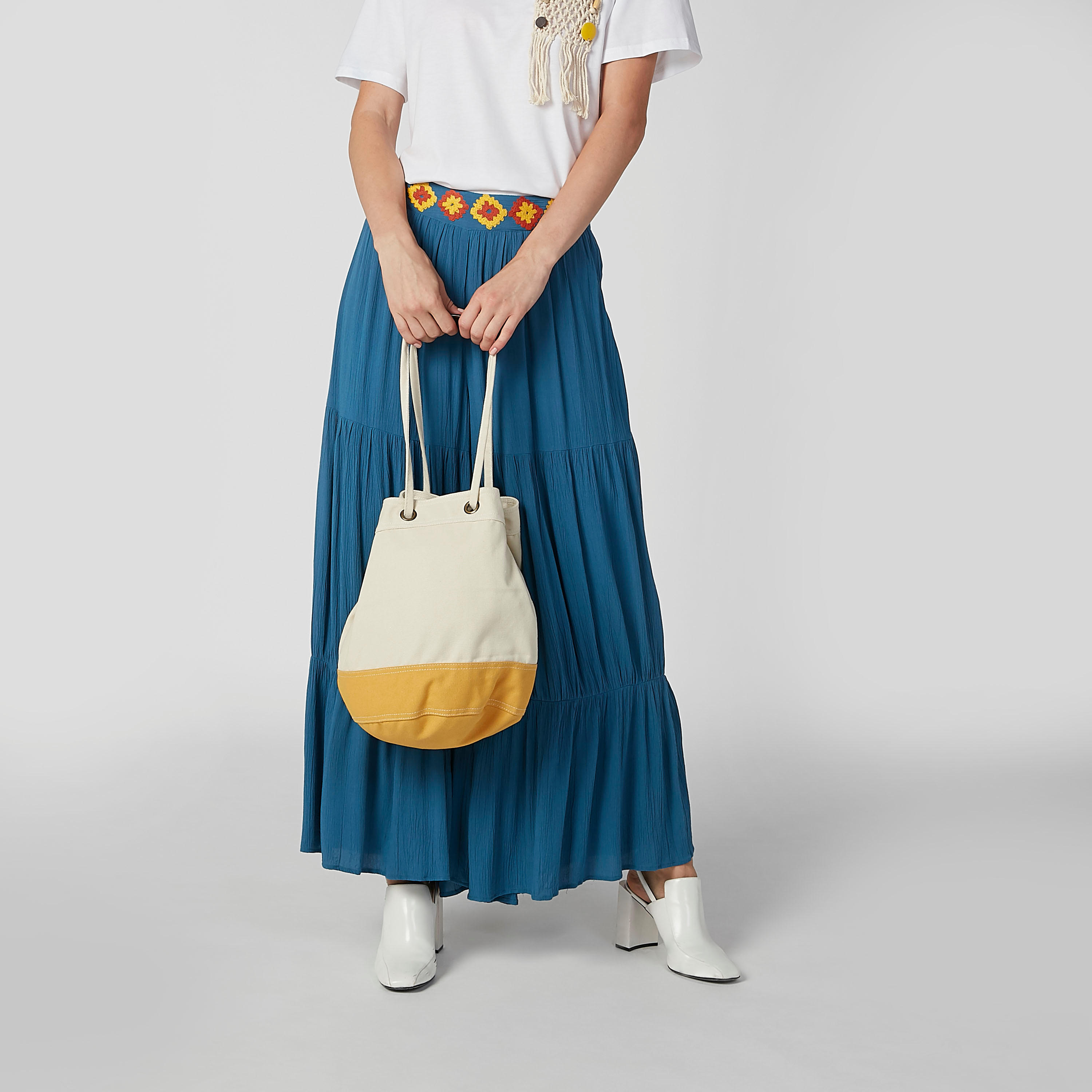 شنطة يد سادة برباط إغلاق-women-bagsandwallets-handbags-image-2