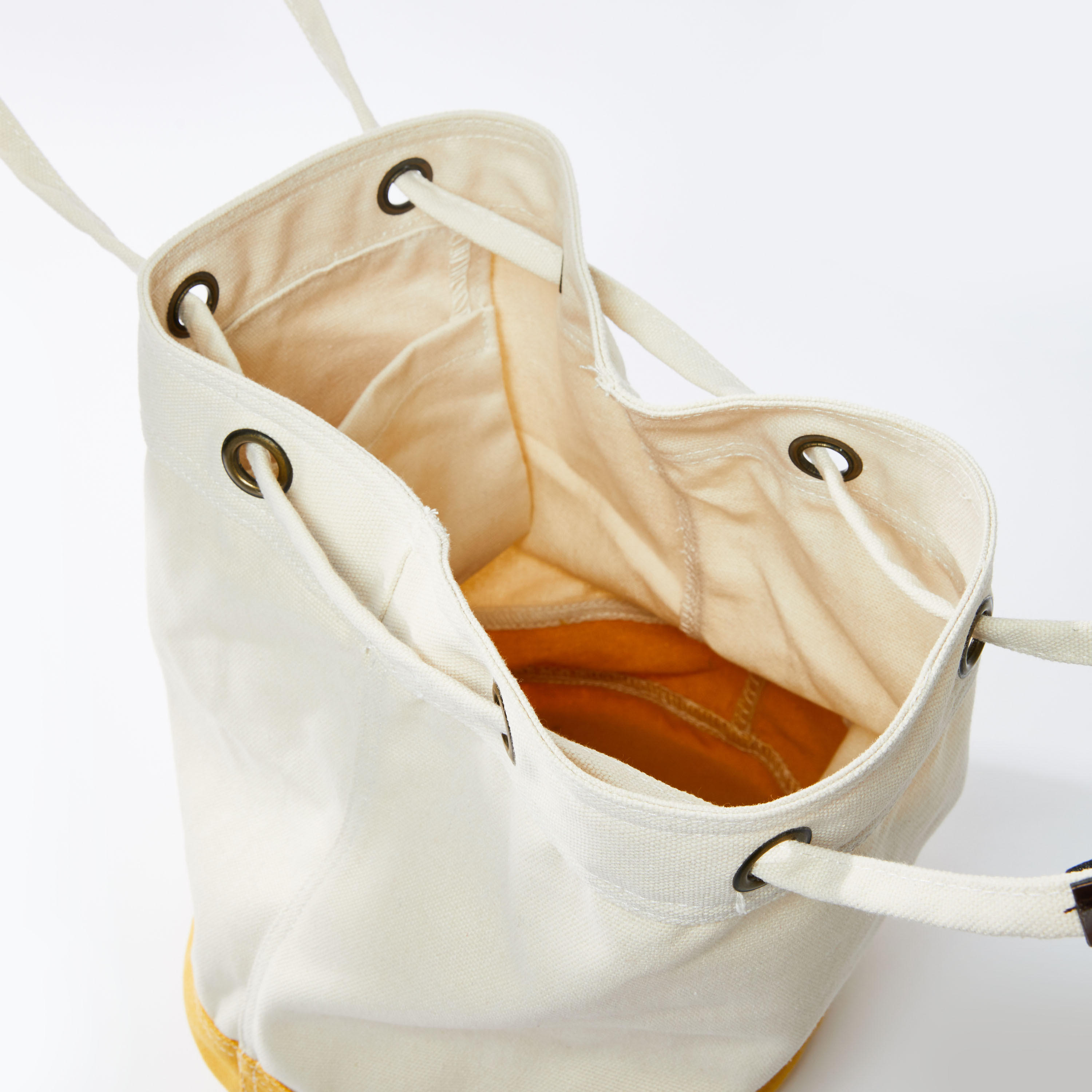 شنطة يد سادة برباط إغلاق-women-bagsandwallets-handbags-image-4