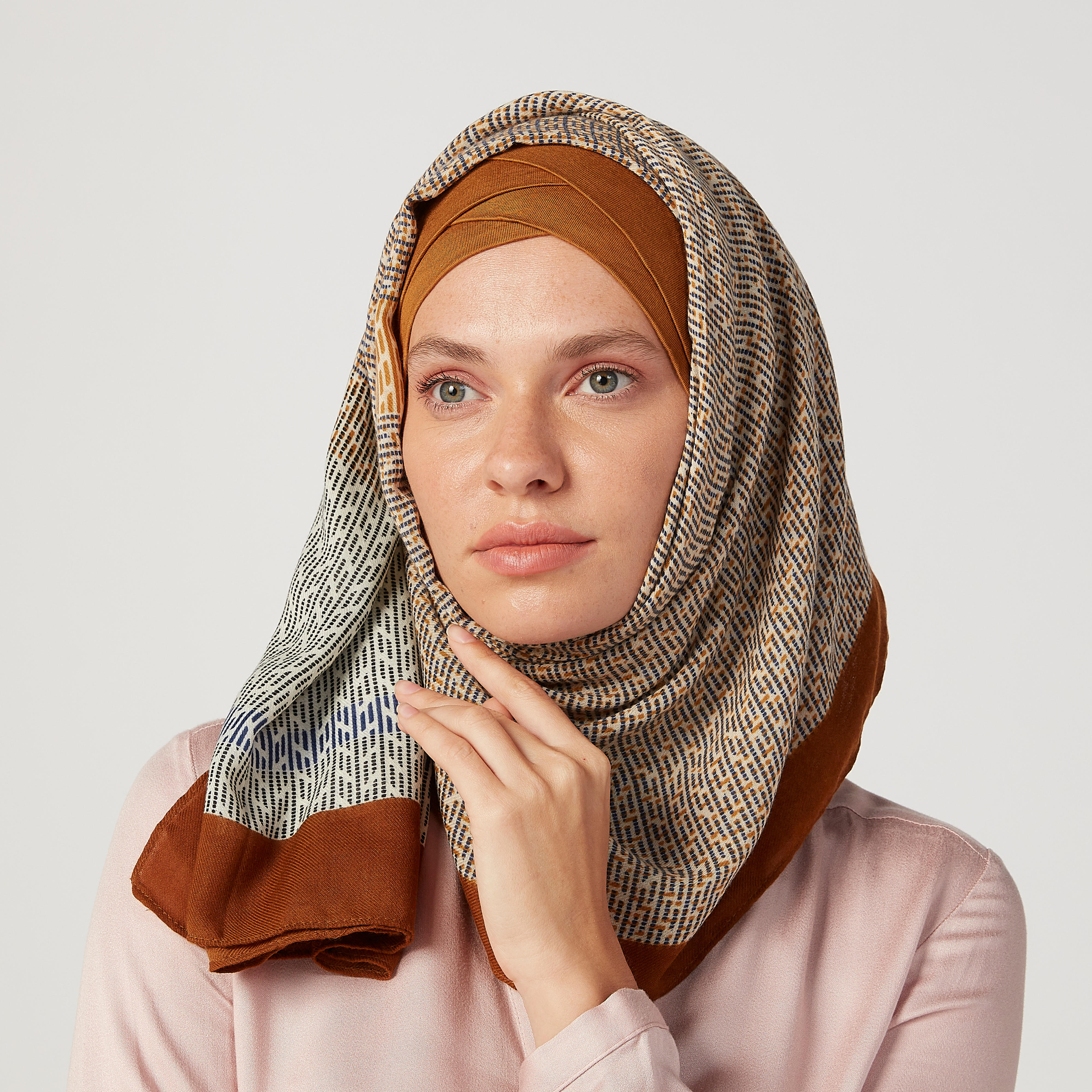وشاح بطبعات-women-clothingaccessories-scarves-image-2