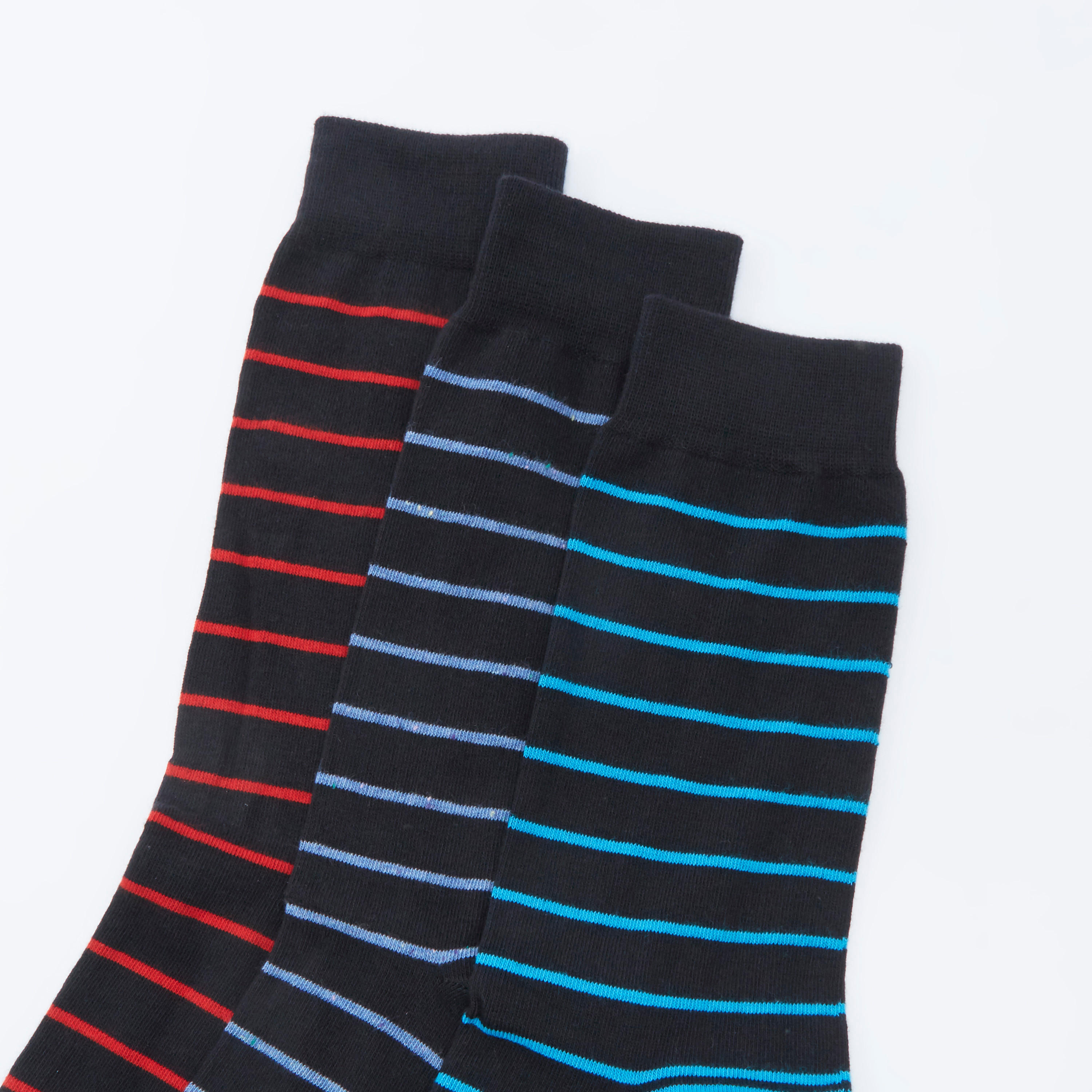 جوارب مقلّمة بطول أعلى الكاحل بحوّاف مطّاطية - طقم من 3 أزواج-men-socks-image-2