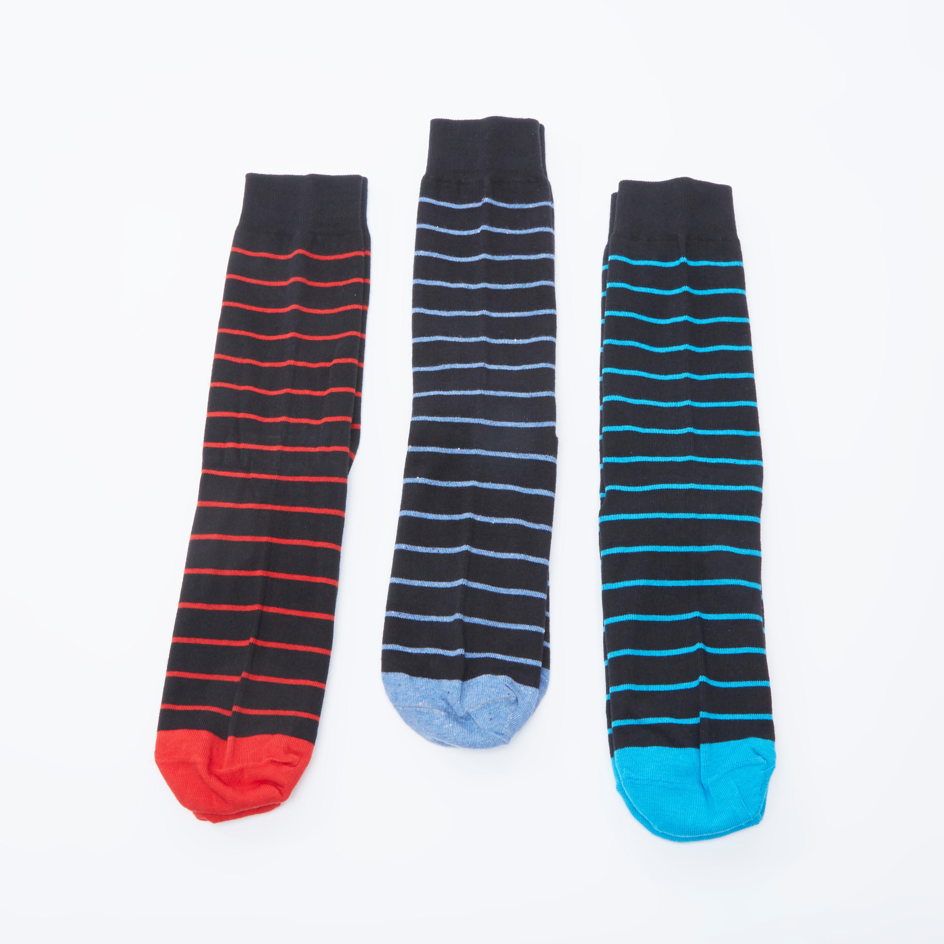 جوارب مقلّمة بطول أعلى الكاحل بحوّاف مطّاطية - طقم من 3 أزواج-men-socks-image-3