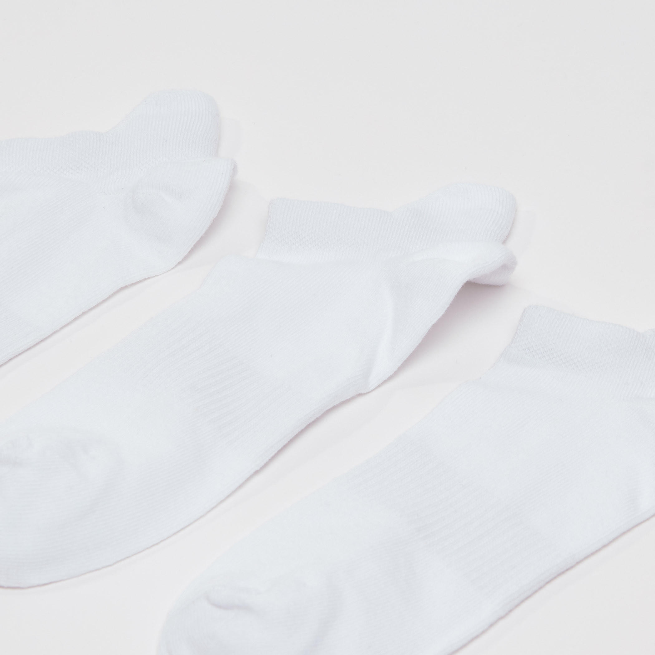 جوارب سادة بطول الكاحل بحوّاف أساور - طقم من 3 أزواج-men-socks-image-2
