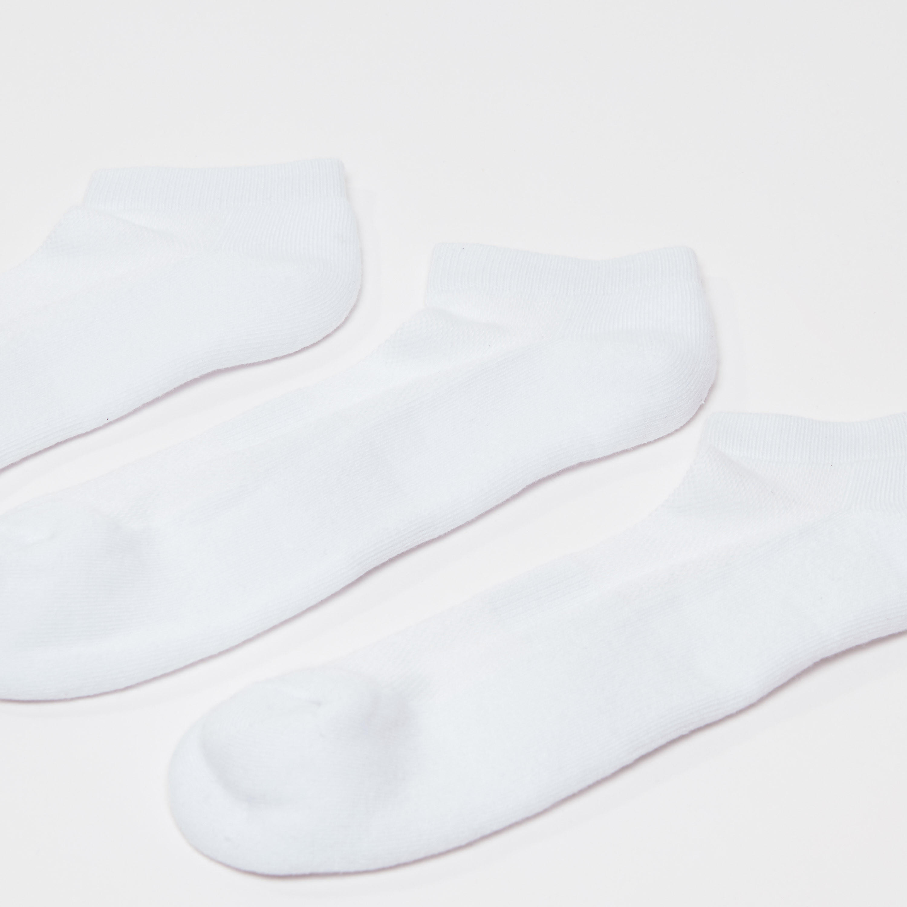 جوارب سادة بطول الكاحل بحوّاف مضلّعة - طقم من 3 أزواج-men-socks-image-2