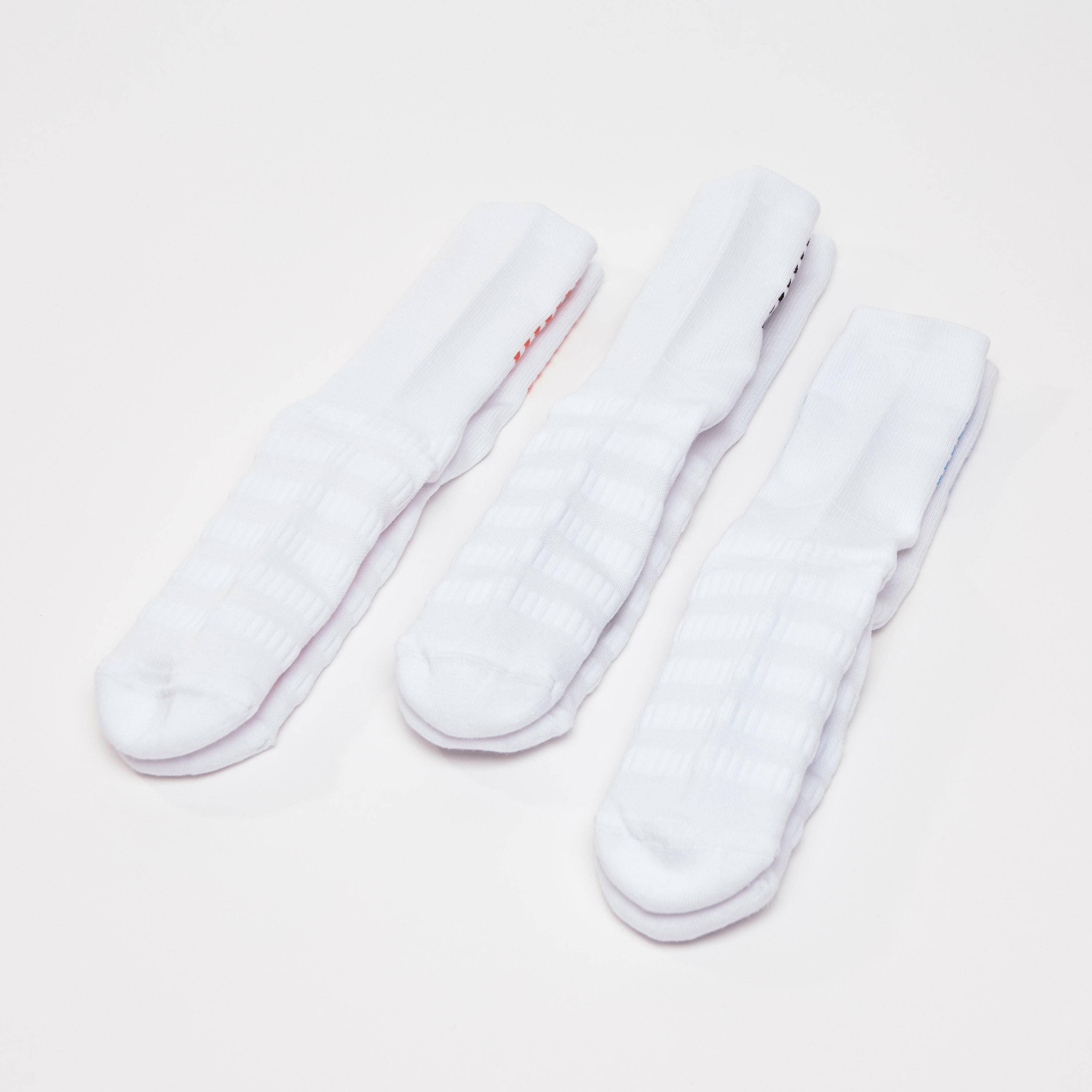جوارب بارزة الملمس بطول أعلى الكاحل بحوّاف أساور - طقم من 3 أزواج-men-socks-image-3