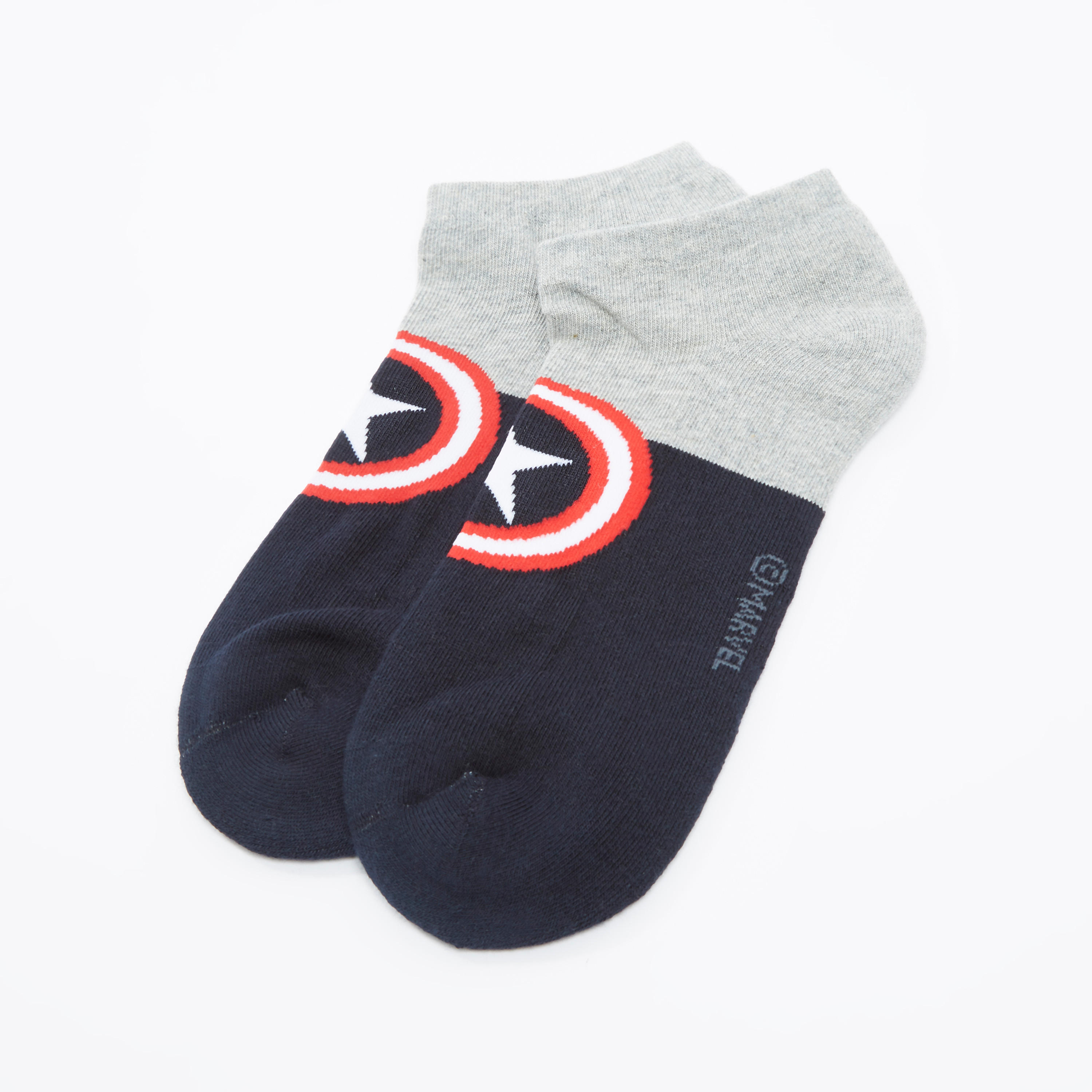 جوارب بطول الكاحل بحوّاف مضلّع وطبعات كابتن أمريكا-men-socks-image-3