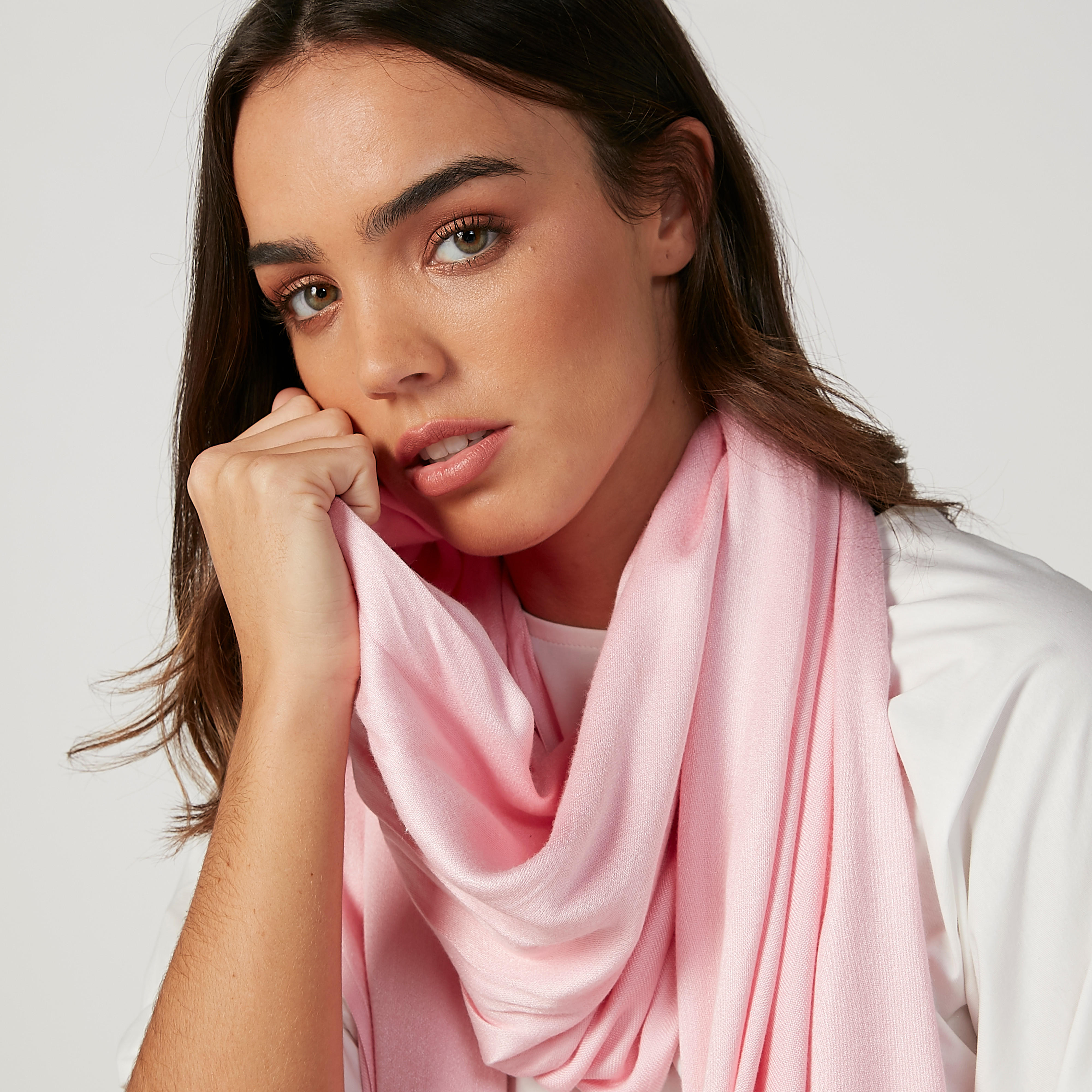 وشاح بارز الملمس بشراشيب-women-clothingaccessories-scarves-image-2