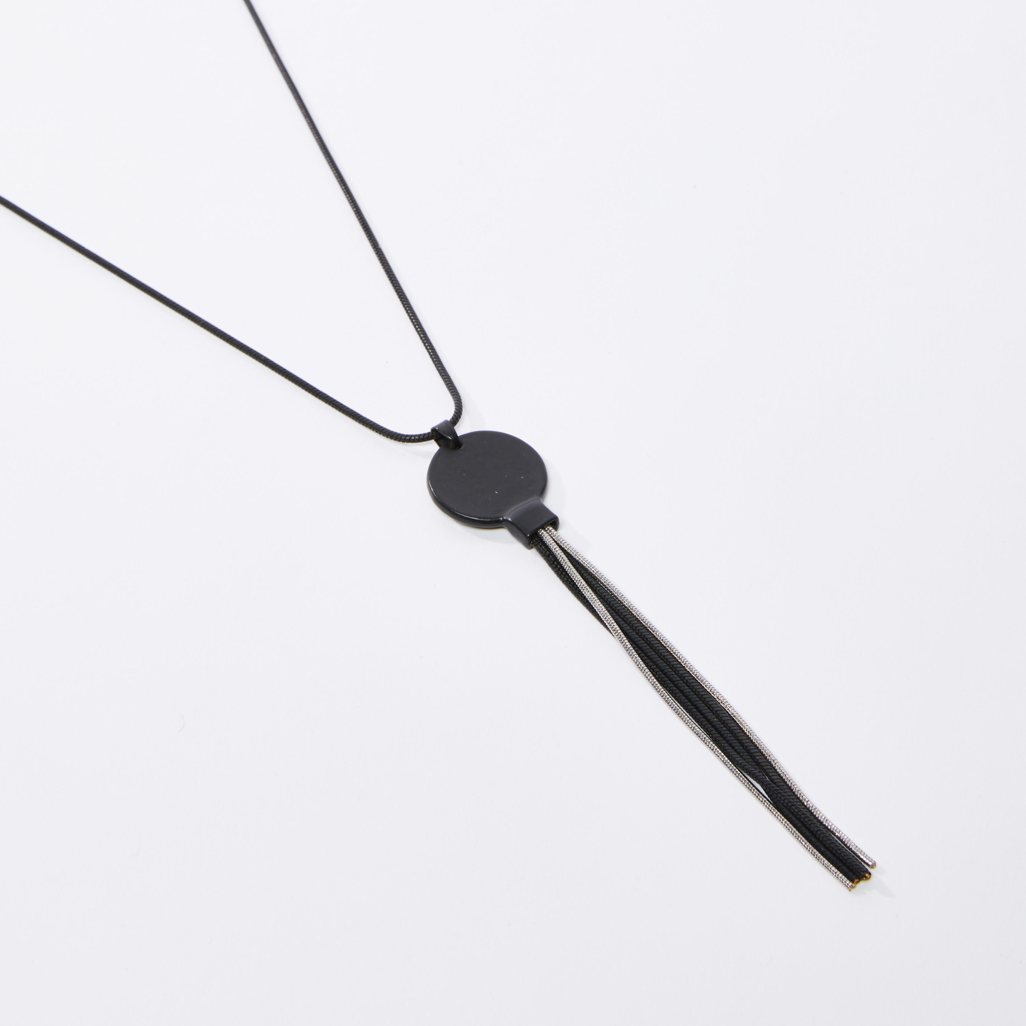 عقد مزيّن بدلّاية ومشبك إغلاق-men-watchesandjewellery-necklacesandpendants-image-3