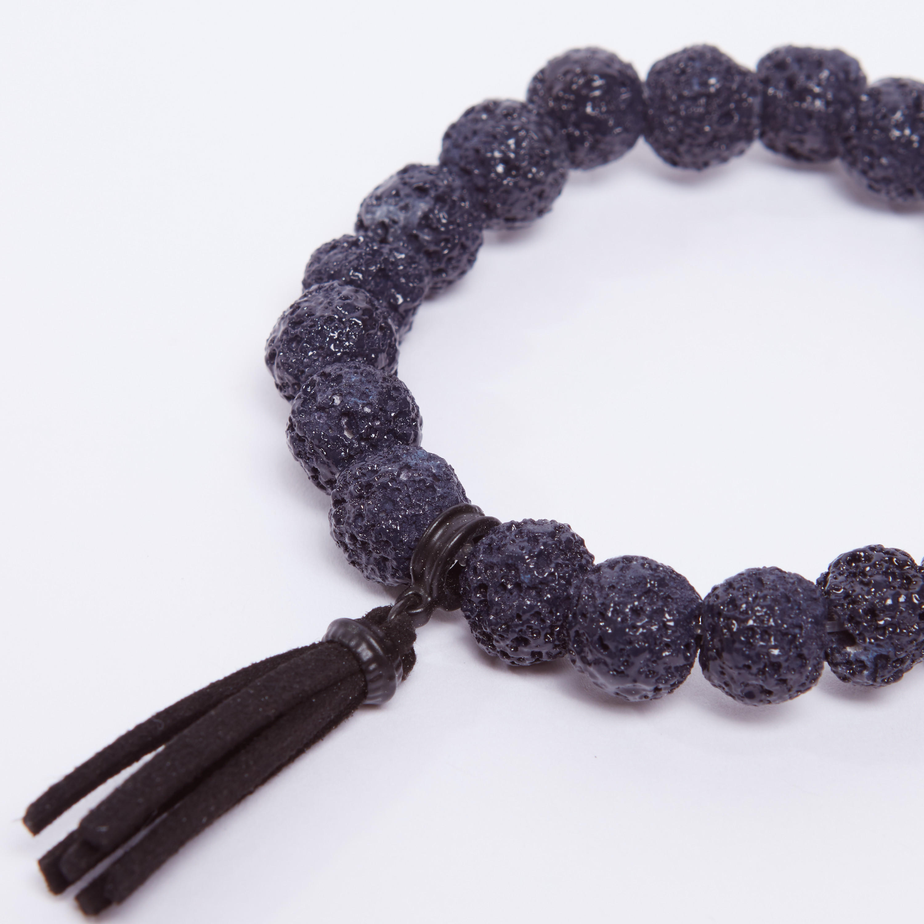إسوارة مزيّنة بالخرز وبتفاصيل شُرابات-men-watchesandjewellery-bracelets-image-3