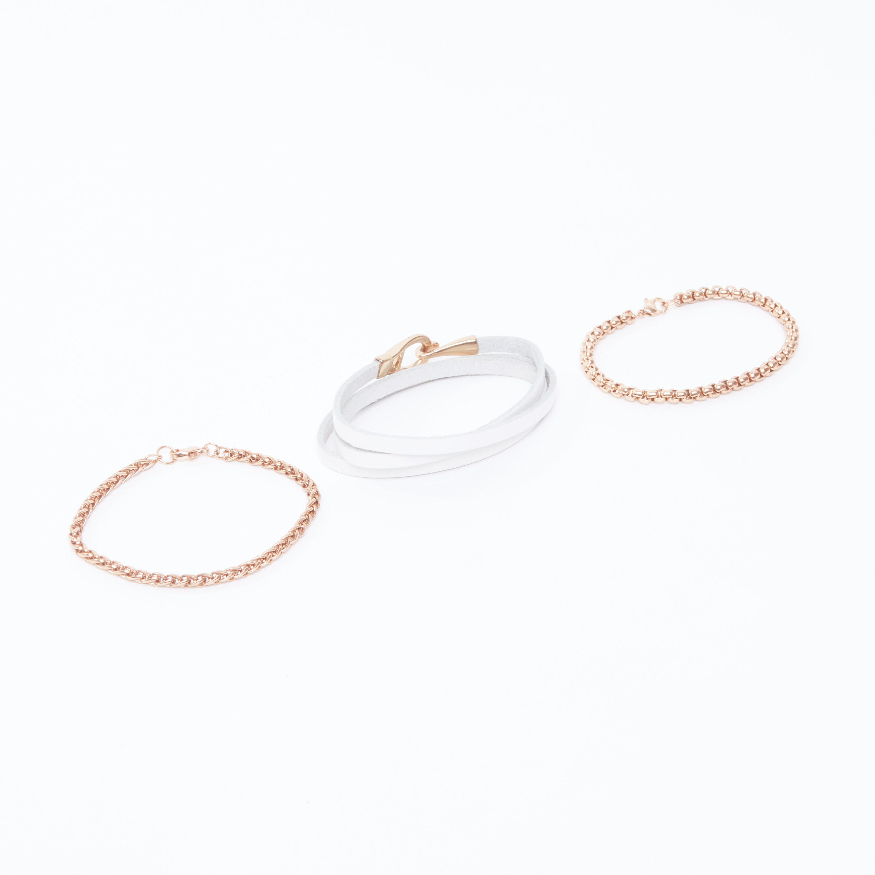 أساور مزيّنة - طقم من 3 قطع-men-watchesandjewellery-bracelets-image-1
