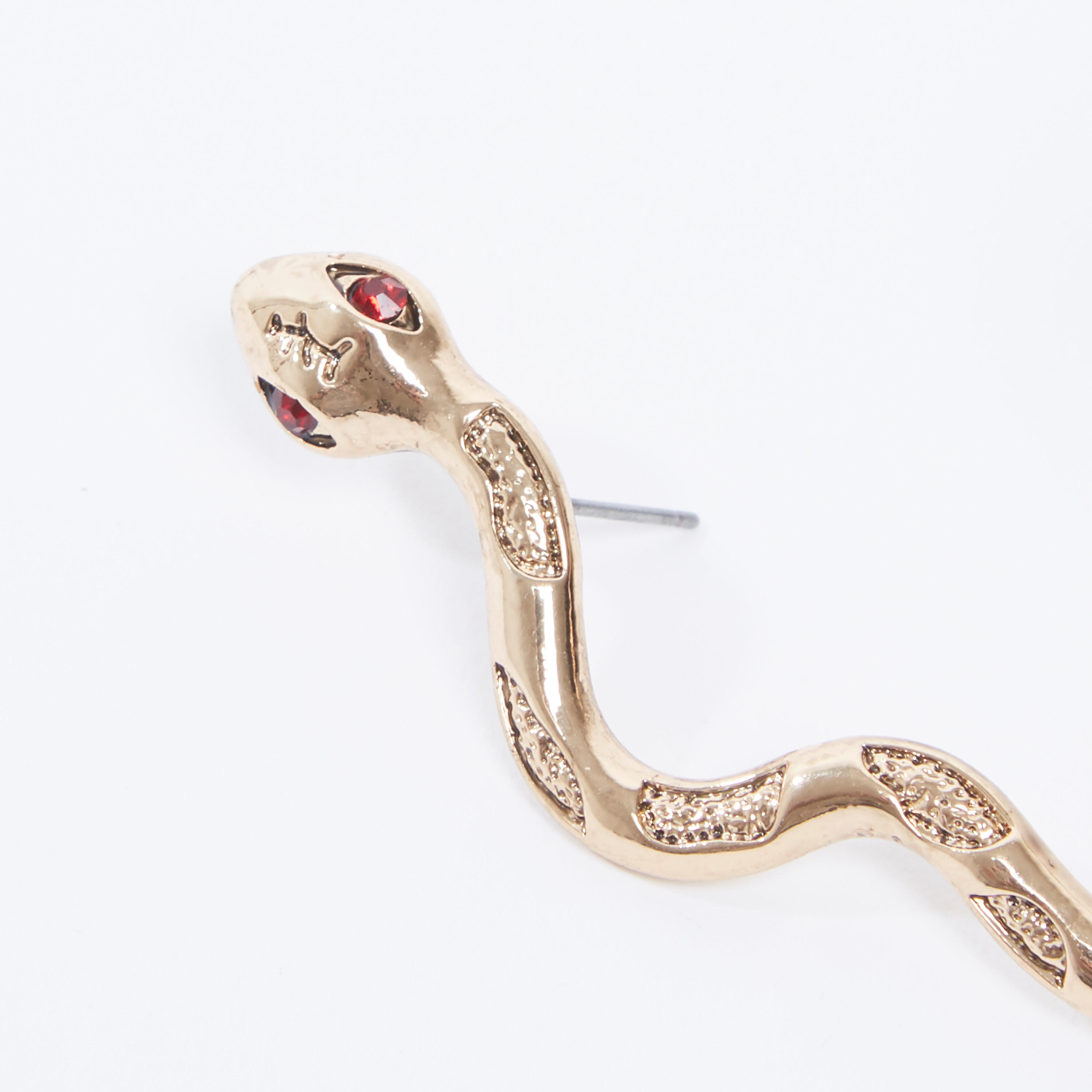 حلقان مزيّنة بمكبس إغلاق-women-watchesandjewellery-jewellery-earrings-image-2