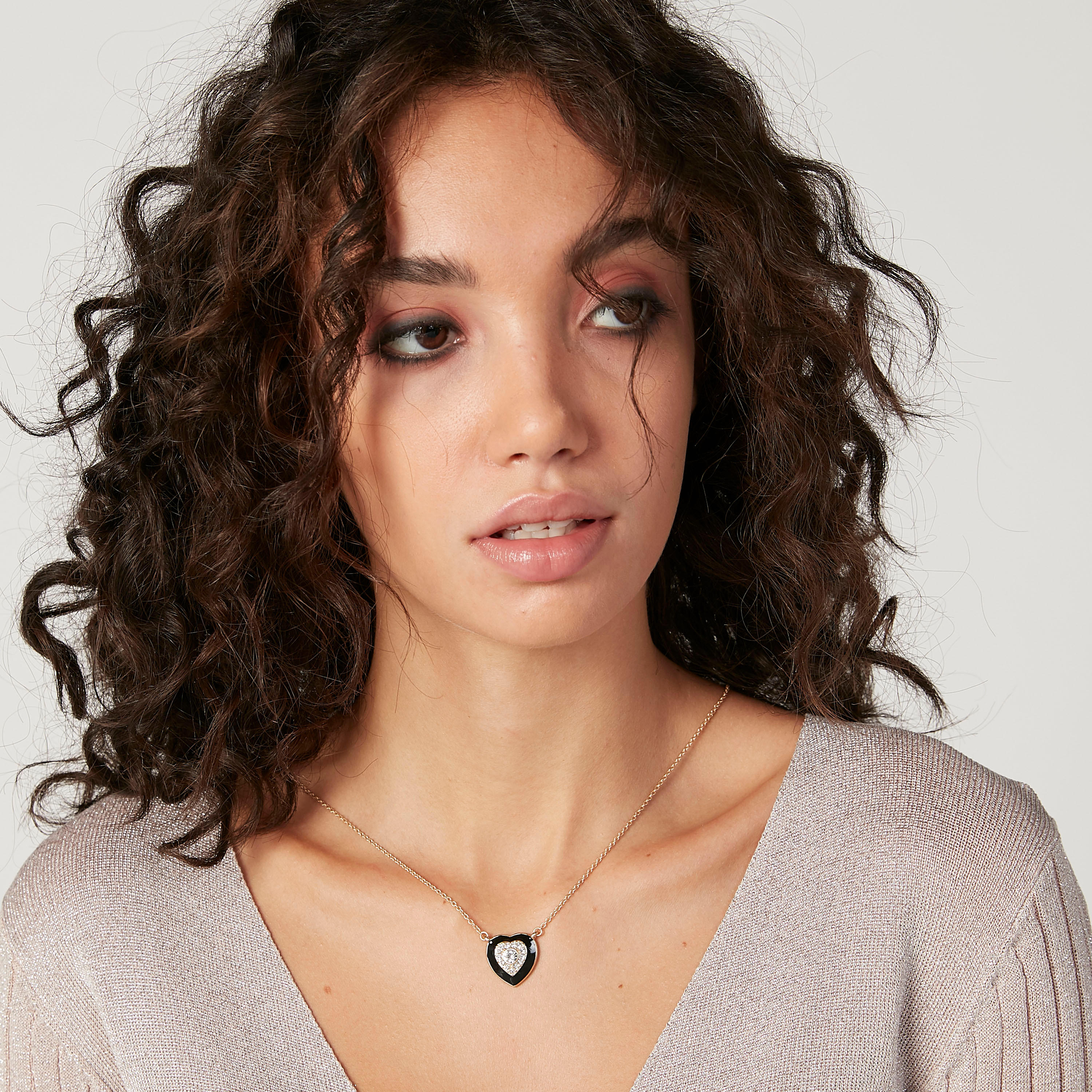 عقد مرصّع بدلّاية ومشبك إغلاق-women-watchesandjewellery-jewellery-necklacesandpendants-image-2