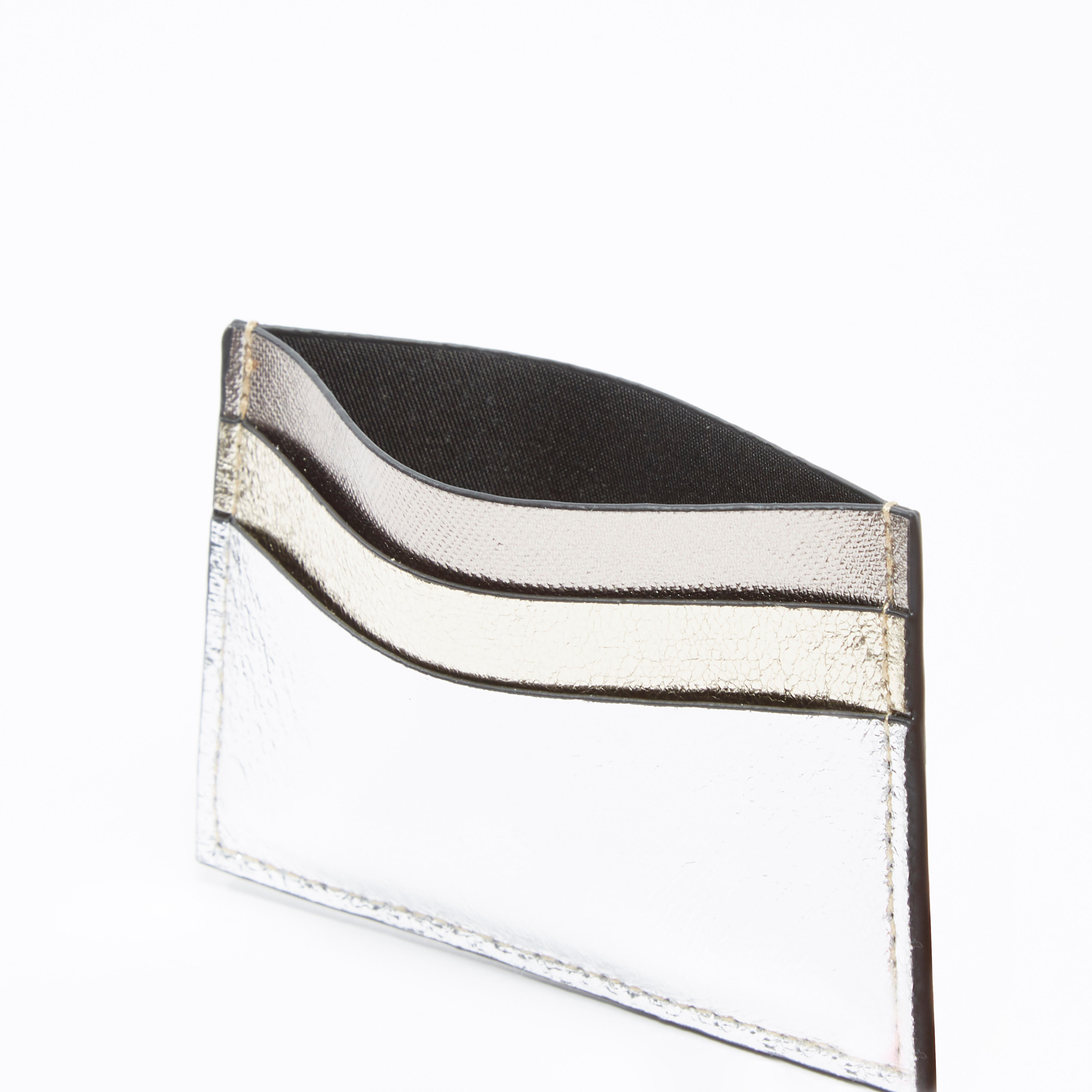 حامل بطاقات بارز الملمس-women-bagsandwallets-wallets-image-1