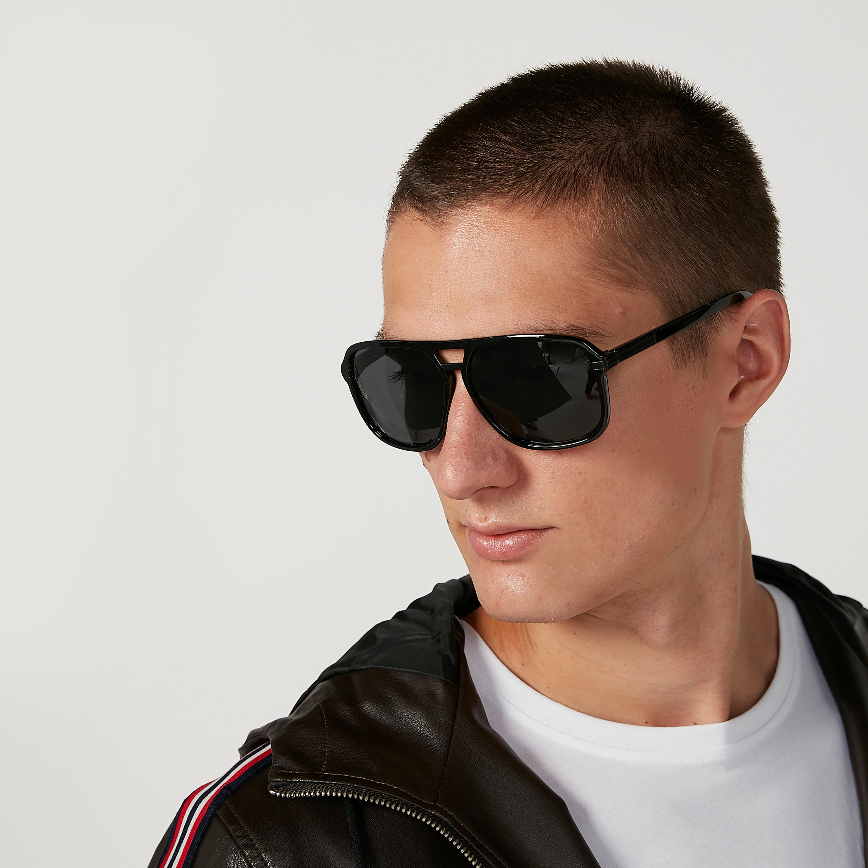 نظّارة شمسيّة واي فيرار بإطار كامل ووسادات أنف-men-sunglasses-image-2