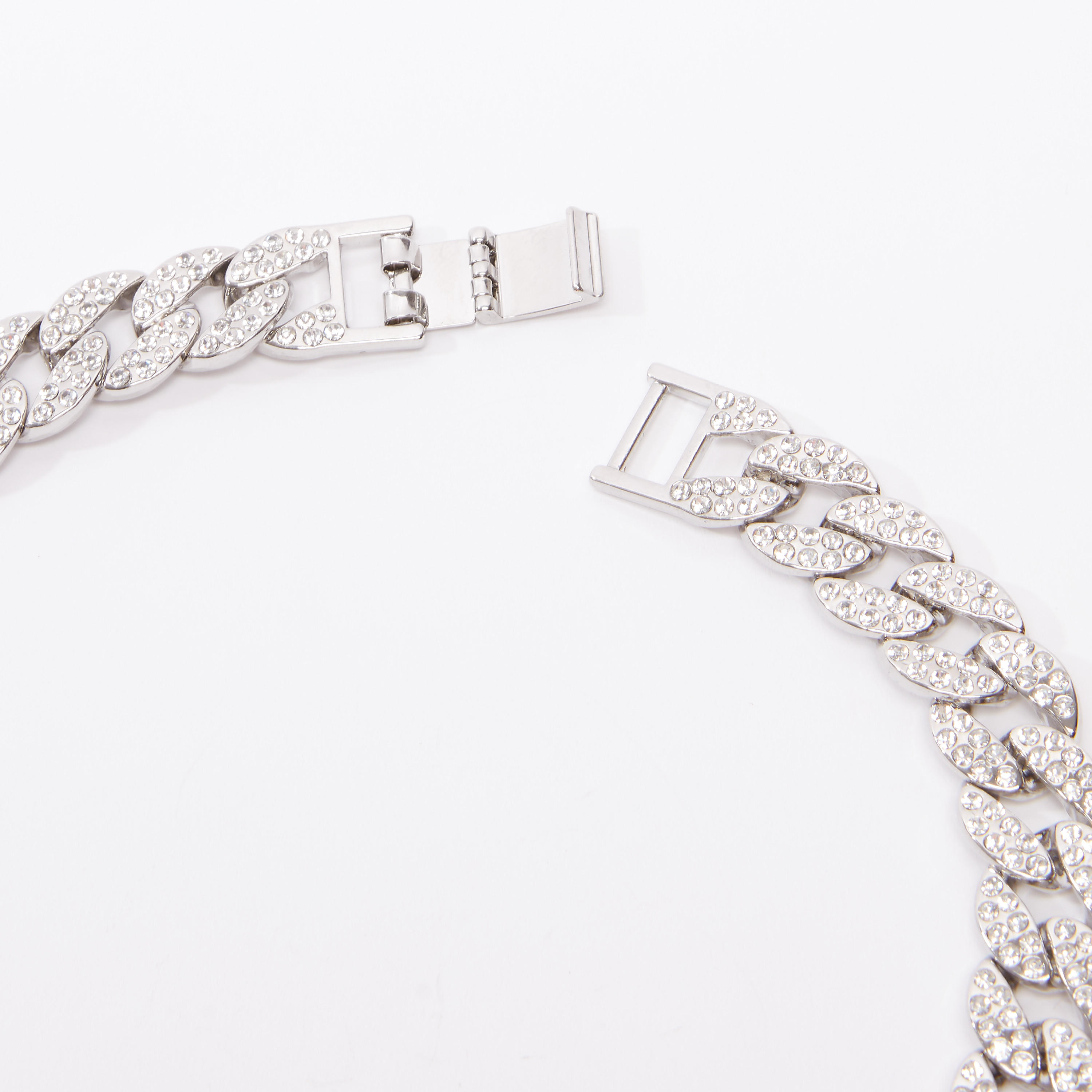 قلادة مرصّعة بدلّاية ومشبك إغلاق-men-watchesandjewellery-necklacesandpendants-image-3
