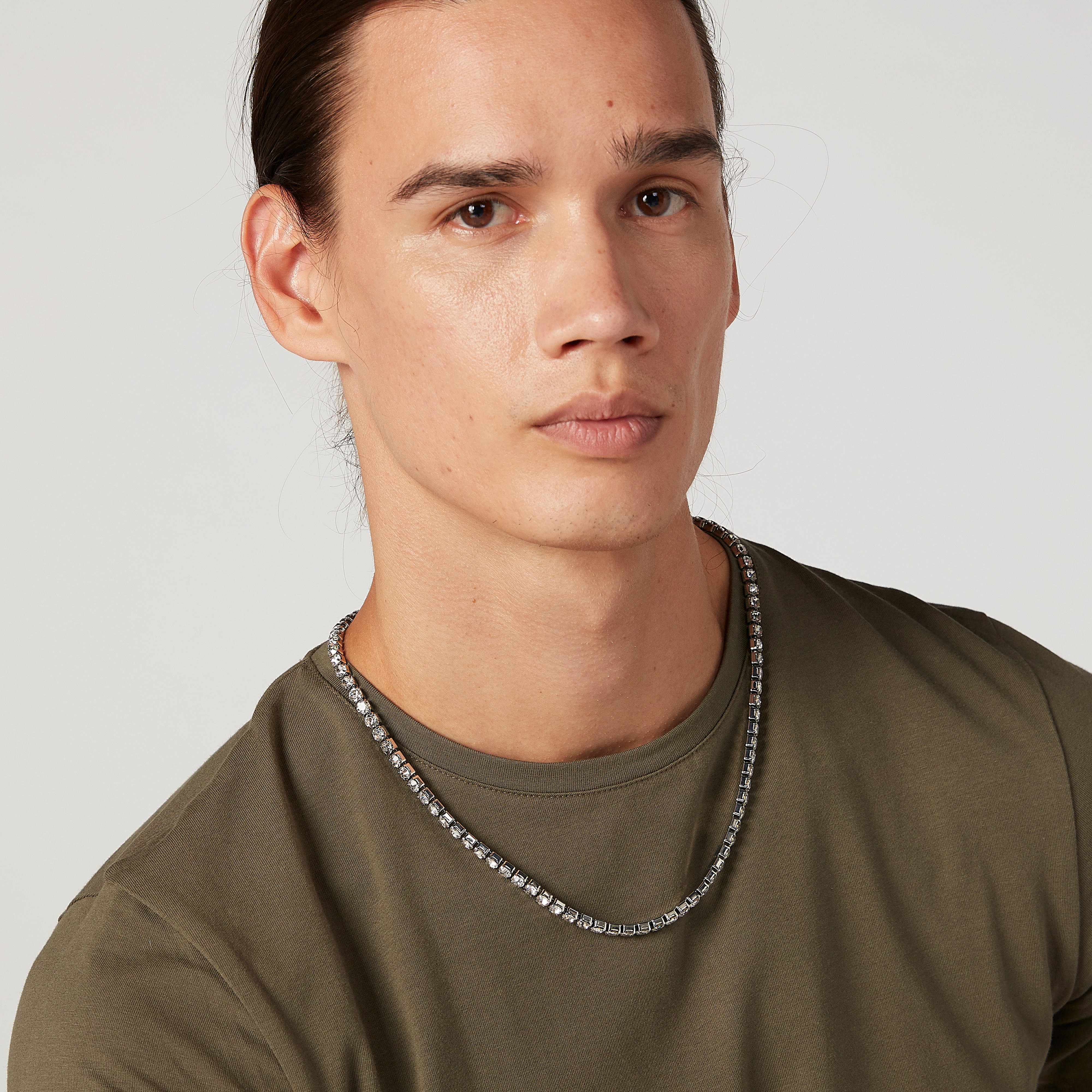 قلادة مرصّعة بدلّاية ومشبك إغلاق-men-watchesandjewellery-necklacesandpendants-image-2
